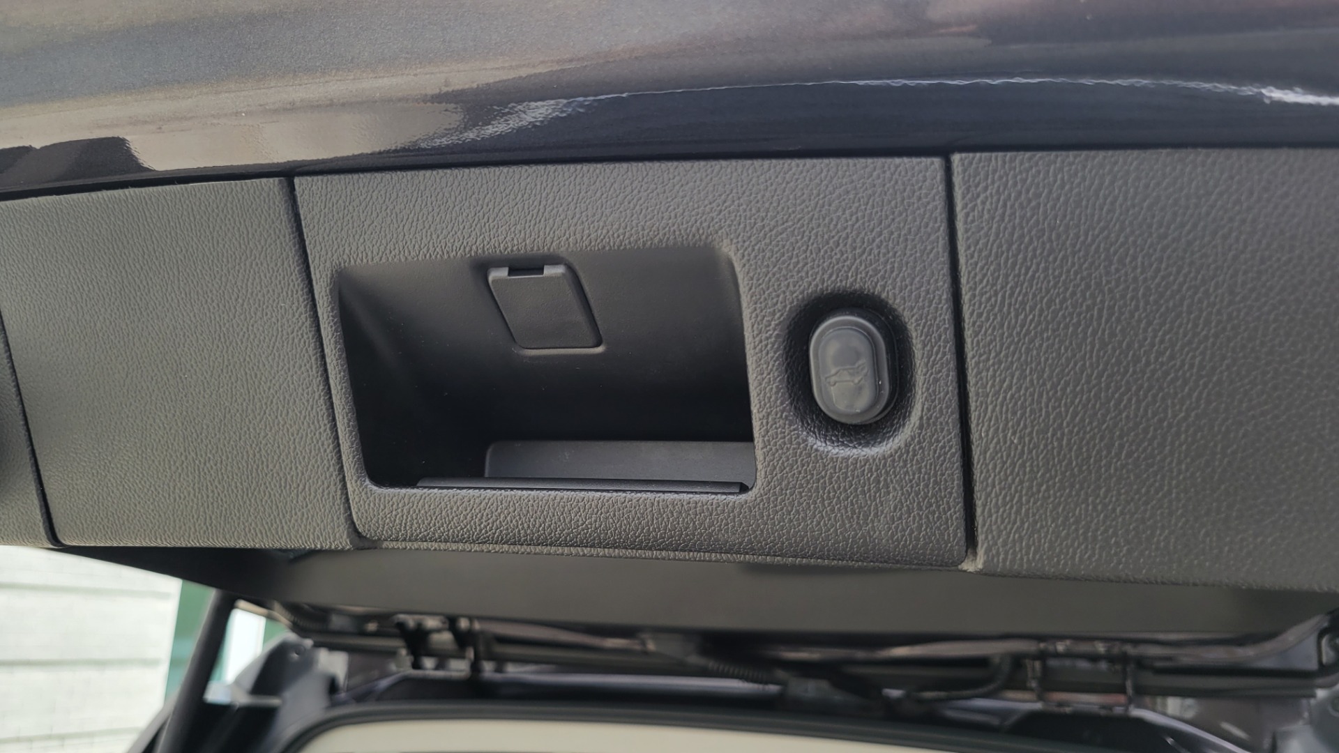 Used 2015 GMC YUKON DENALI 4WD / 6.2L / 8-SPD / NAV / BOSE / SUNROOF / CAMERA / 3-ROW for sale Sold at Formula Imports in Charlotte NC 28227 28