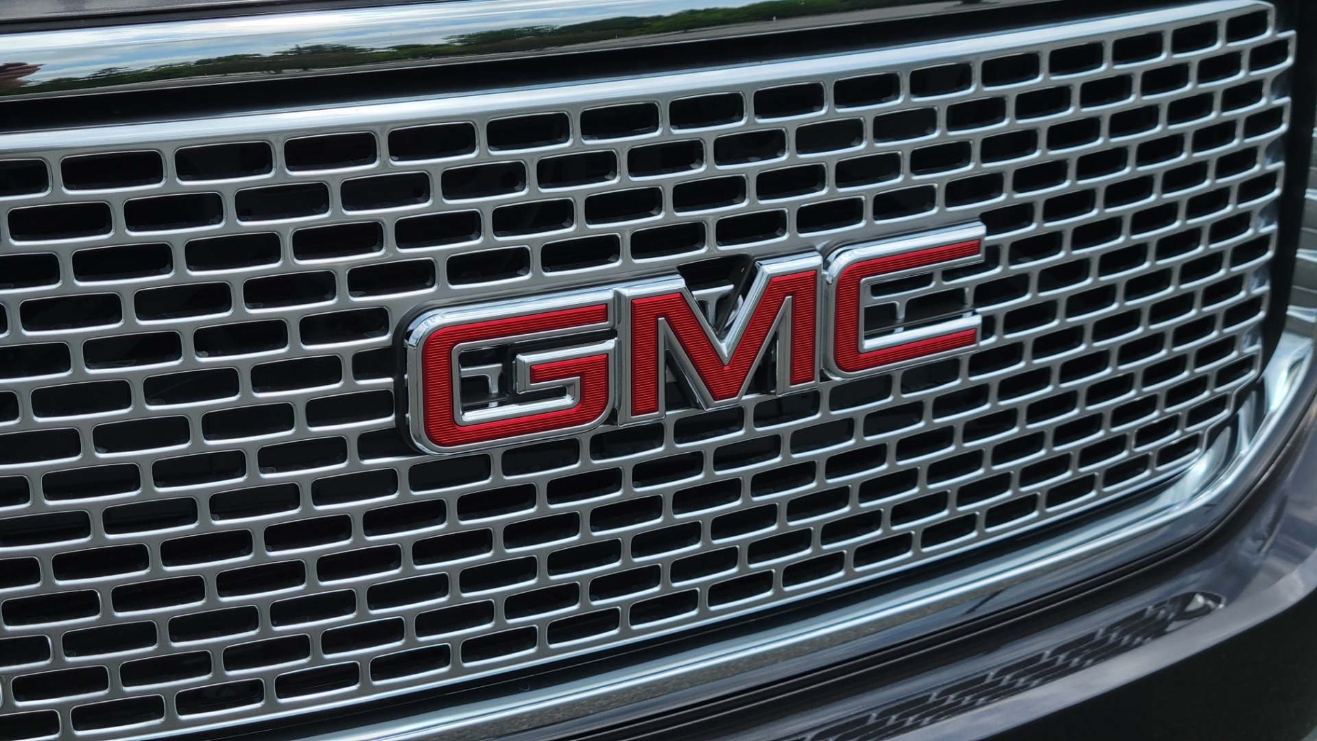 Used 2015 GMC YUKON DENALI 4WD / 6.2L / 8-SPD / NAV / BOSE / SUNROOF / CAMERA / 3-ROW for sale Sold at Formula Imports in Charlotte NC 28227 31
