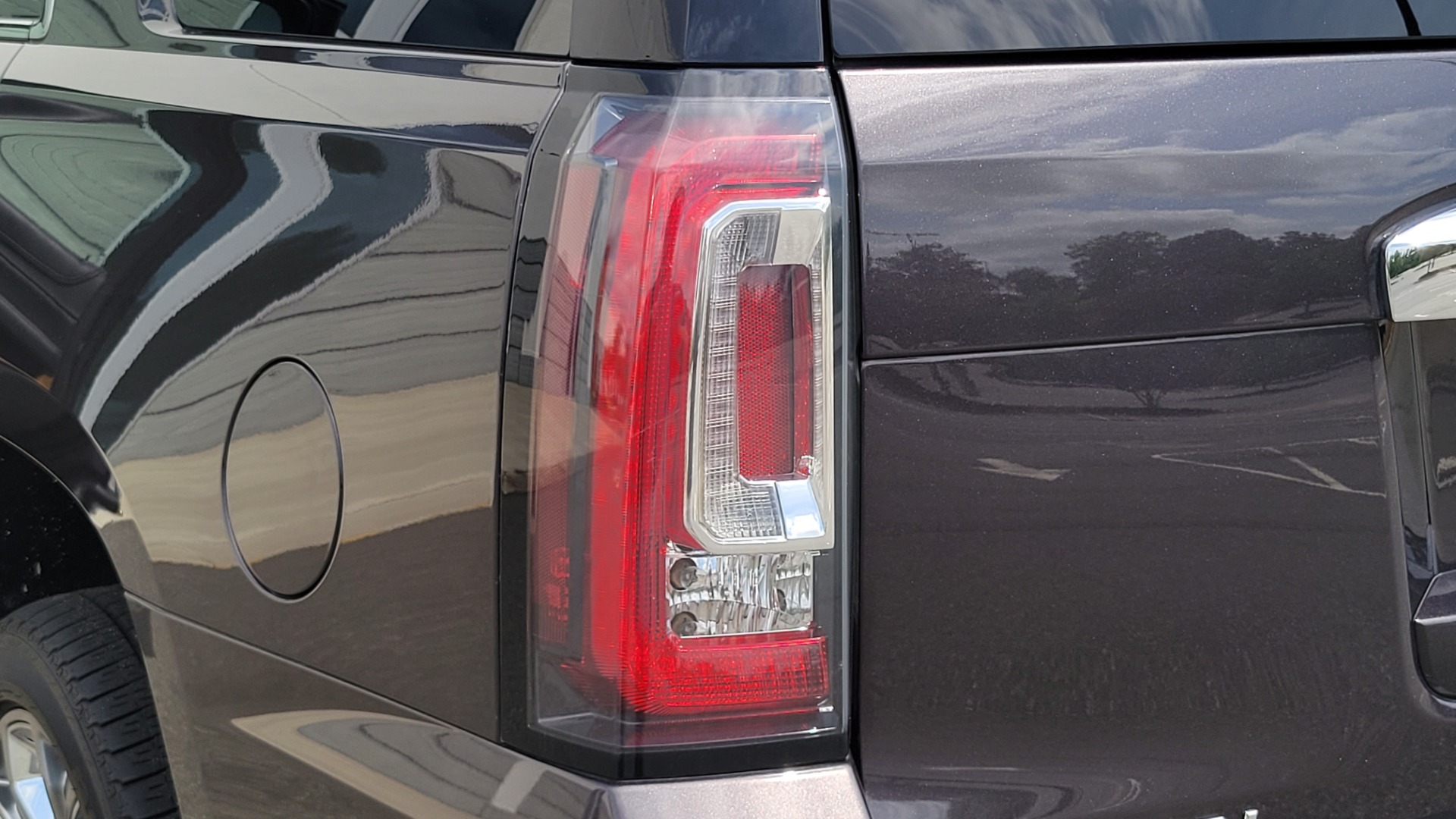 Used 2015 GMC YUKON DENALI 4WD / 6.2L / 8-SPD / NAV / BOSE / SUNROOF / CAMERA / 3-ROW for sale $36,500 at Formula Imports in Charlotte NC 28227 35