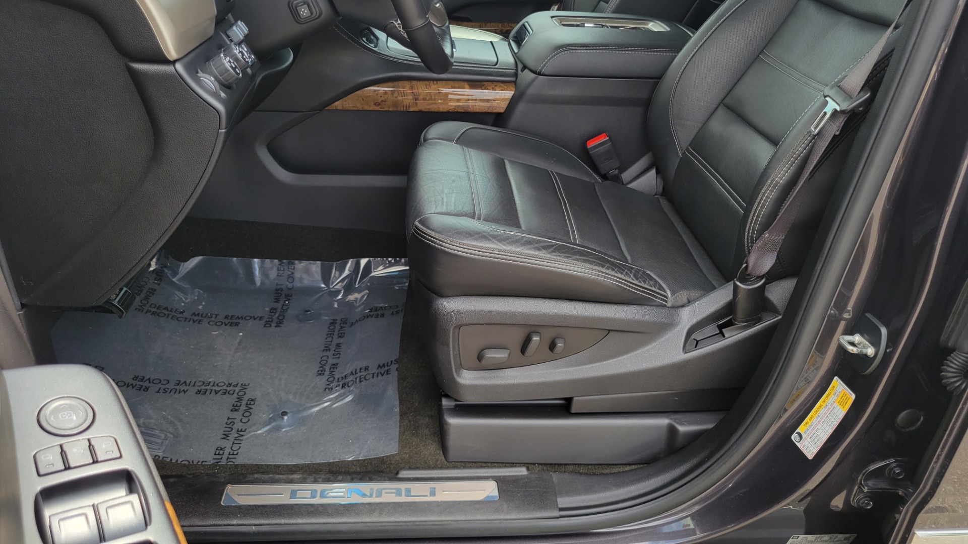 Used 2015 GMC YUKON DENALI 4WD / 6.2L / 8-SPD / NAV / BOSE / SUNROOF / CAMERA / 3-ROW for sale Sold at Formula Imports in Charlotte NC 28227 42