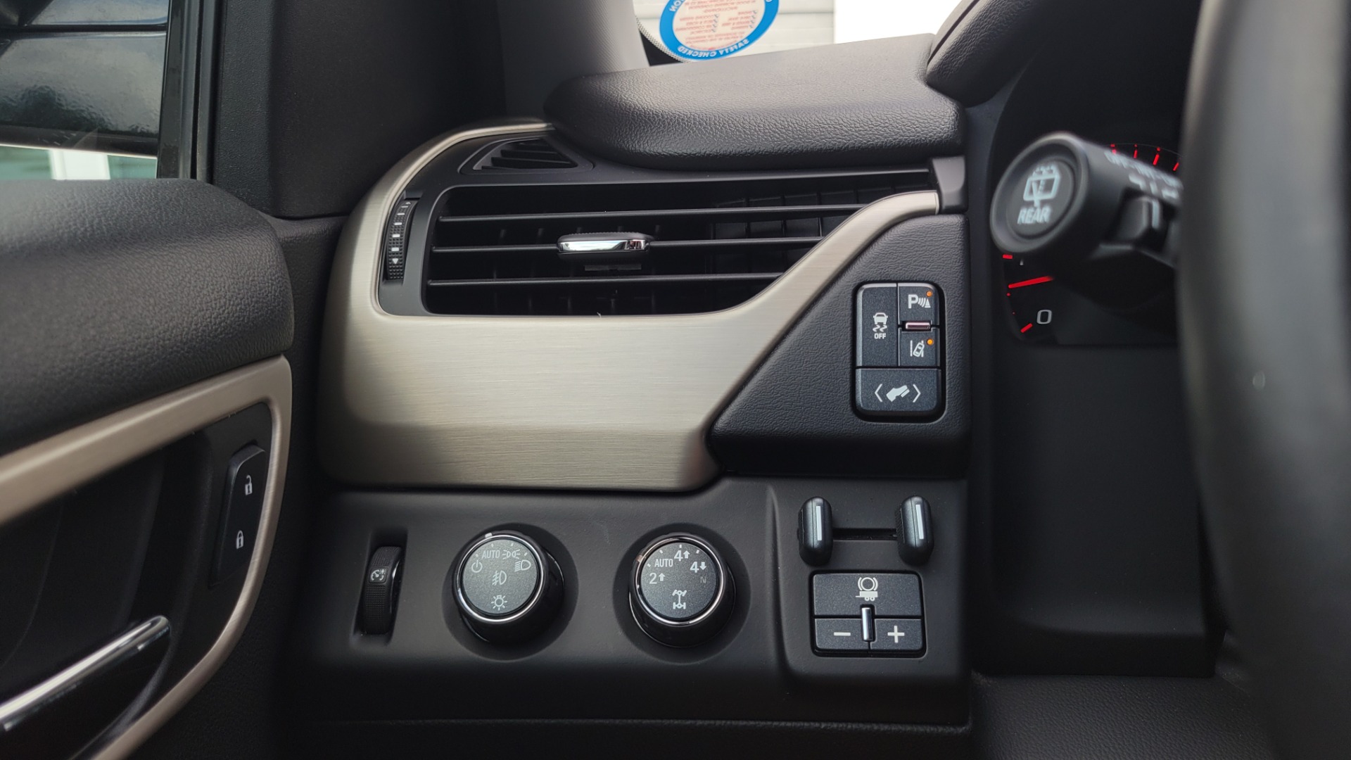 Used 2015 GMC YUKON DENALI 4WD / 6.2L / 8-SPD / NAV / BOSE / SUNROOF / CAMERA / 3-ROW for sale Sold at Formula Imports in Charlotte NC 28227 46