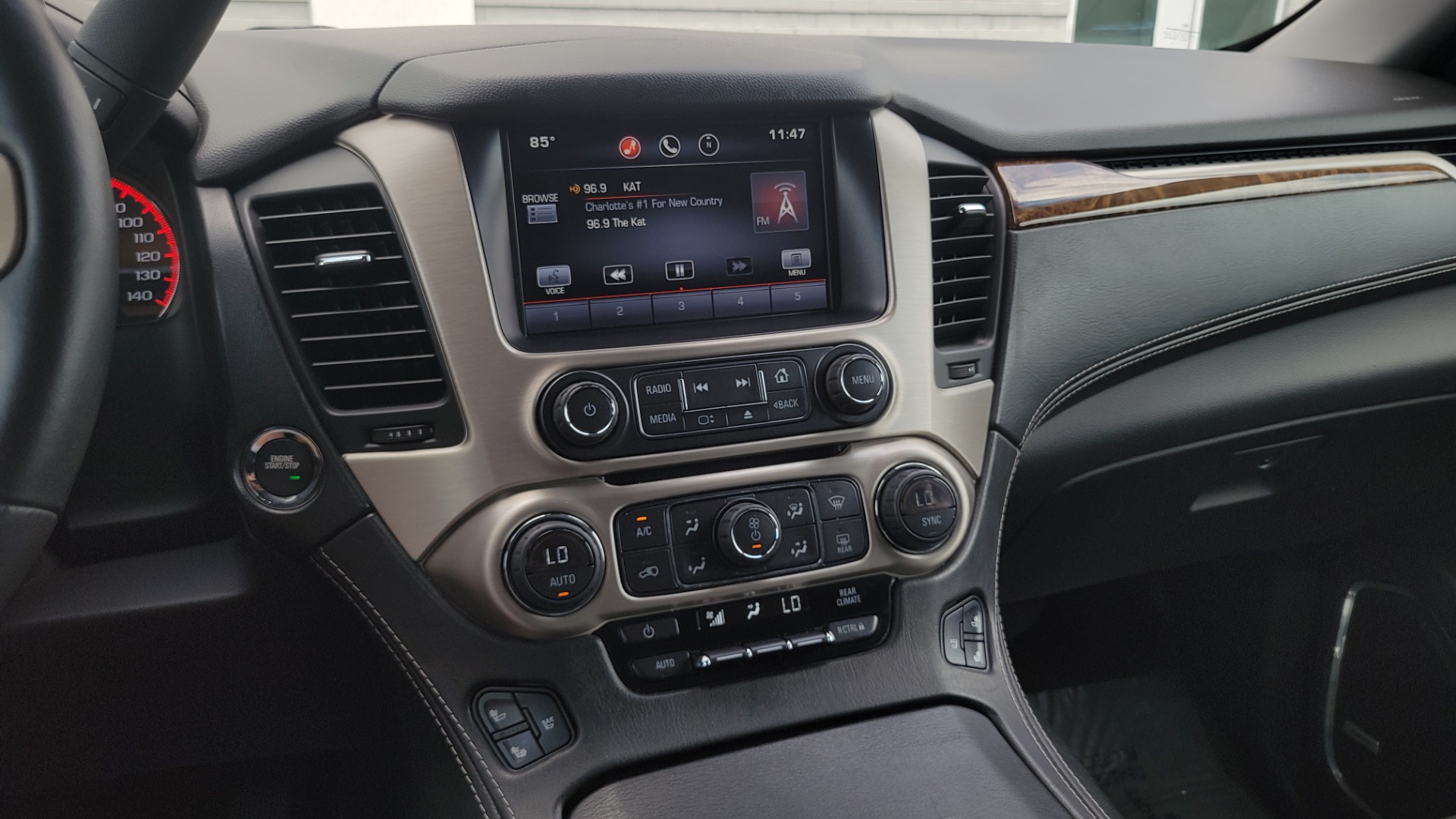 Used 2015 GMC YUKON DENALI 4WD / 6.2L / 8-SPD / NAV / BOSE / SUNROOF / CAMERA / 3-ROW for sale Sold at Formula Imports in Charlotte NC 28227 54