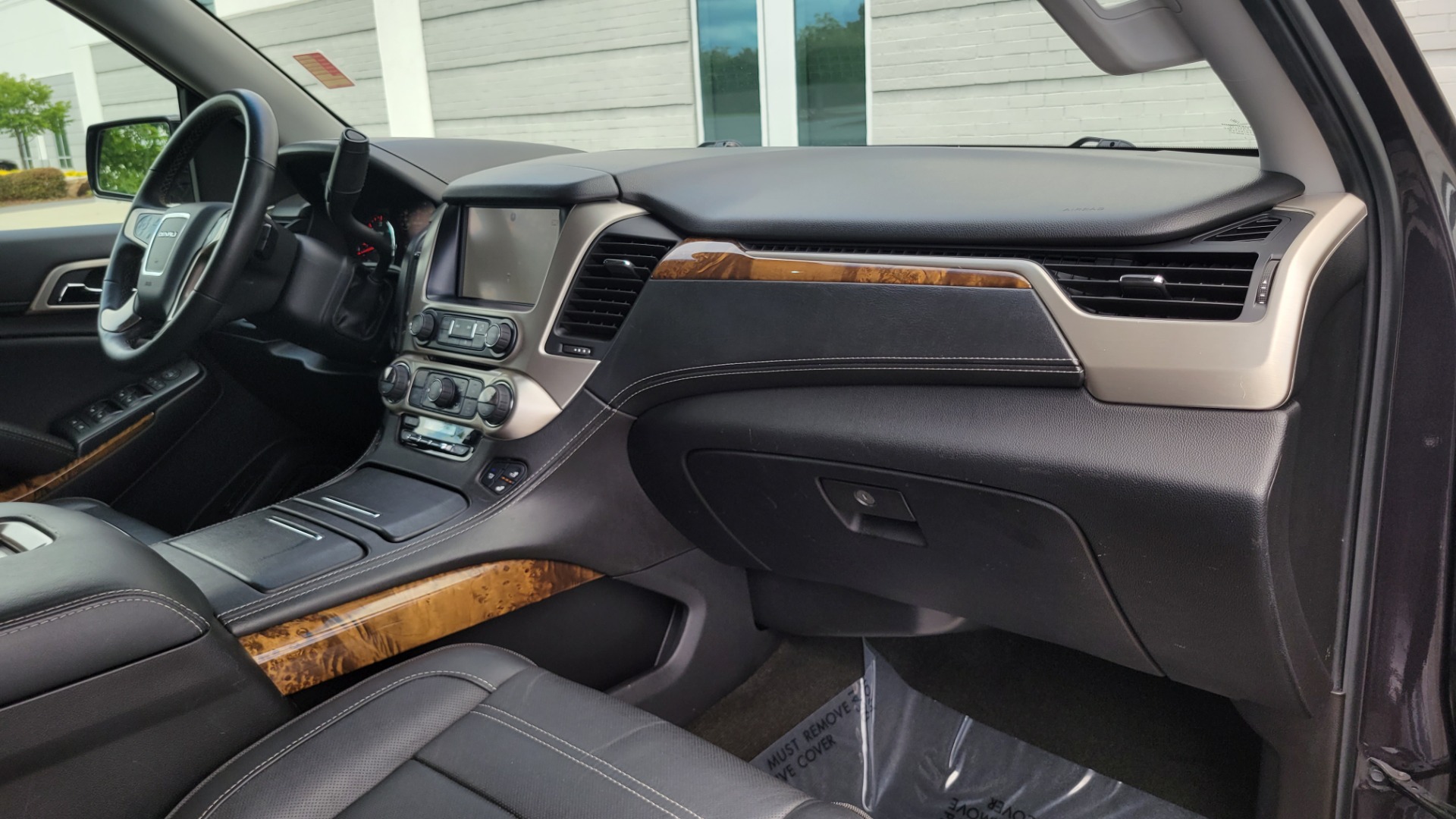 Used 2015 GMC YUKON DENALI 4WD / 6.2L / 8-SPD / NAV / BOSE / SUNROOF / CAMERA / 3-ROW for sale Sold at Formula Imports in Charlotte NC 28227 91
