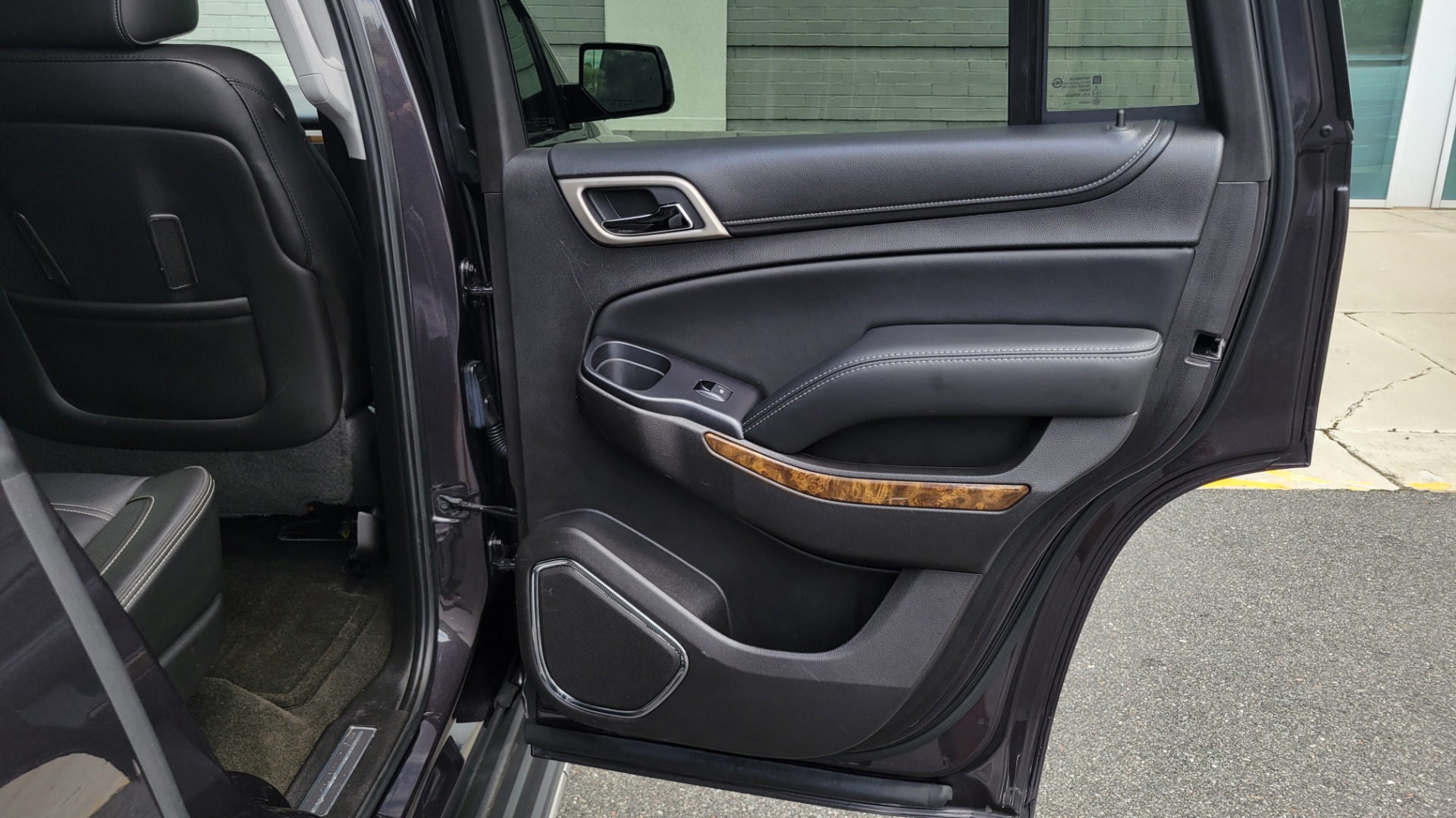 Used 2015 GMC YUKON DENALI 4WD / 6.2L / 8-SPD / NAV / BOSE / SUNROOF / CAMERA / 3-ROW for sale Sold at Formula Imports in Charlotte NC 28227 92