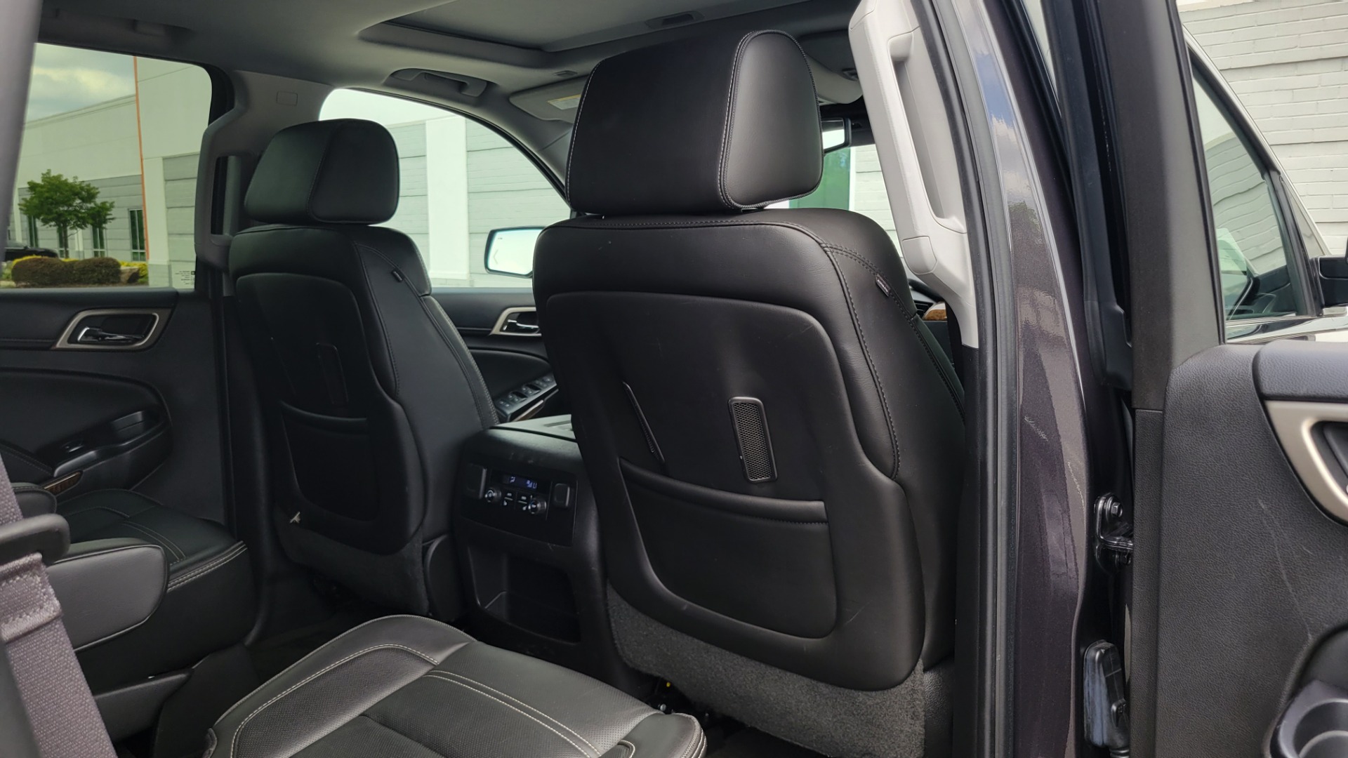 Used 2015 GMC YUKON DENALI 4WD / 6.2L / 8-SPD / NAV / BOSE / SUNROOF / CAMERA / 3-ROW for sale Sold at Formula Imports in Charlotte NC 28227 96