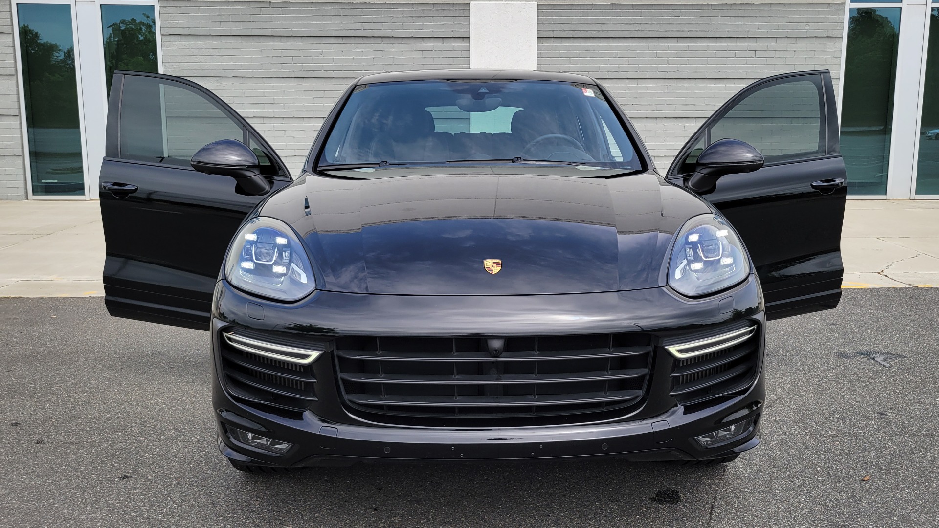 Used 2017 Porsche CAYENNE GTS 3.6L / NAV / SUNROOF / BOSE / PARK ASST / LCA / CAMERA for sale $64,995 at Formula Imports in Charlotte NC 28227 10