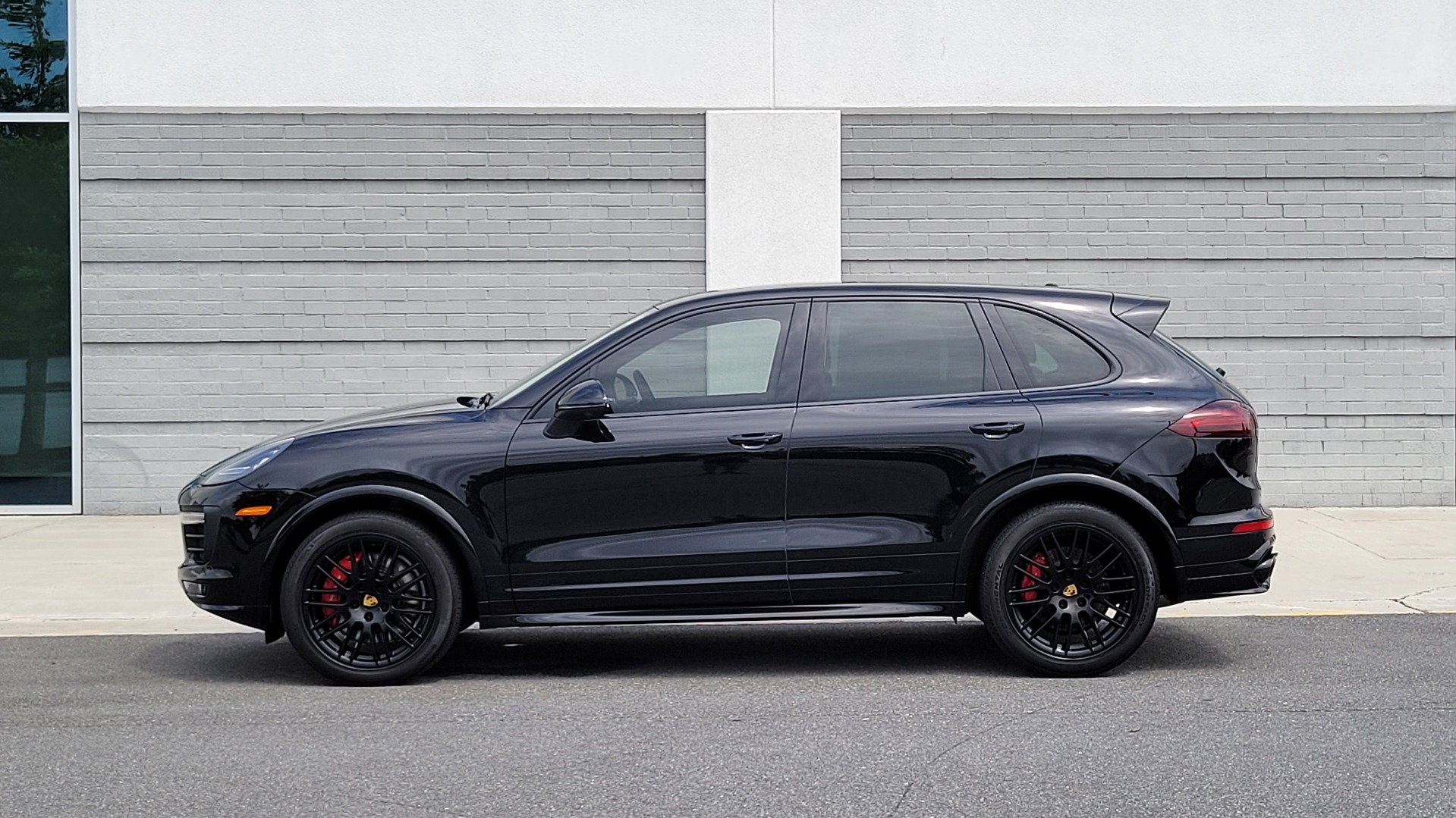 Used 2017 Porsche CAYENNE GTS 3.6L / NAV / SUNROOF / BOSE / PARK ASST / LCA / CAMERA for sale Sold at Formula Imports in Charlotte NC 28227 3