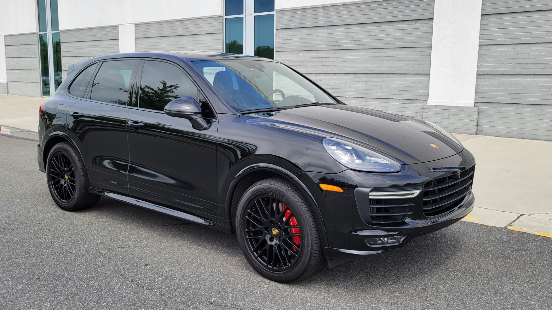 Used 2017 Porsche CAYENNE GTS 3.6L / NAV / SUNROOF / BOSE / PARK ASST / LCA / CAMERA for sale $64,995 at Formula Imports in Charlotte NC 28227 9