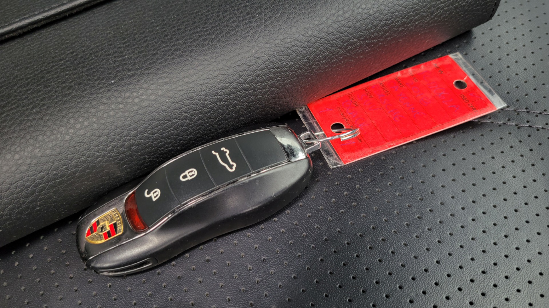 Used 2017 Porsche CAYENNE GTS 3.6L / NAV / SUNROOF / BOSE / PARK ASST / LCA / CAMERA for sale $64,995 at Formula Imports in Charlotte NC 28227 98