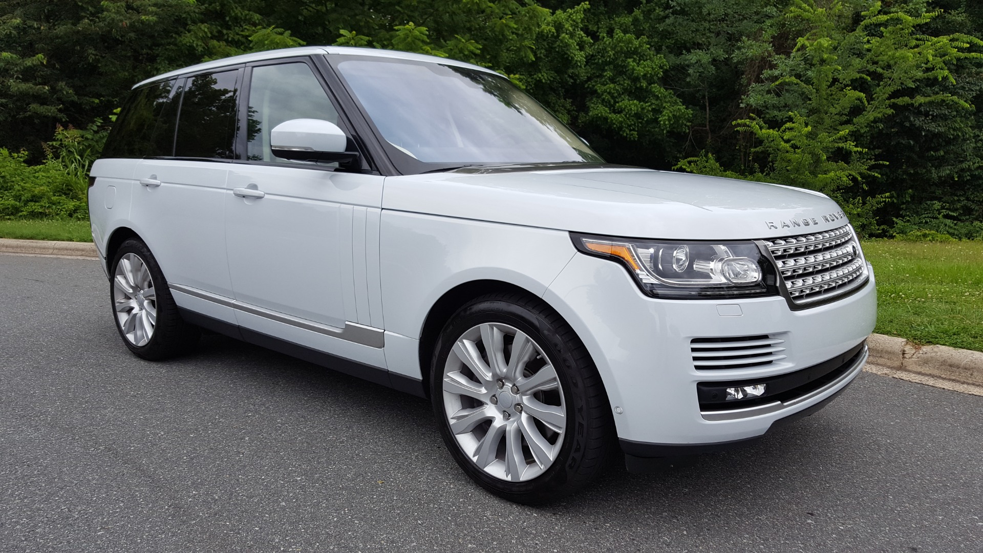 Used 2016 Land Rover RANGE ROVER SC V8 / DRVR ASST / VSN ASST / MERIDIAN / SNRF / BLIND SPOT for sale Sold at Formula Imports in Charlotte NC 28227 101