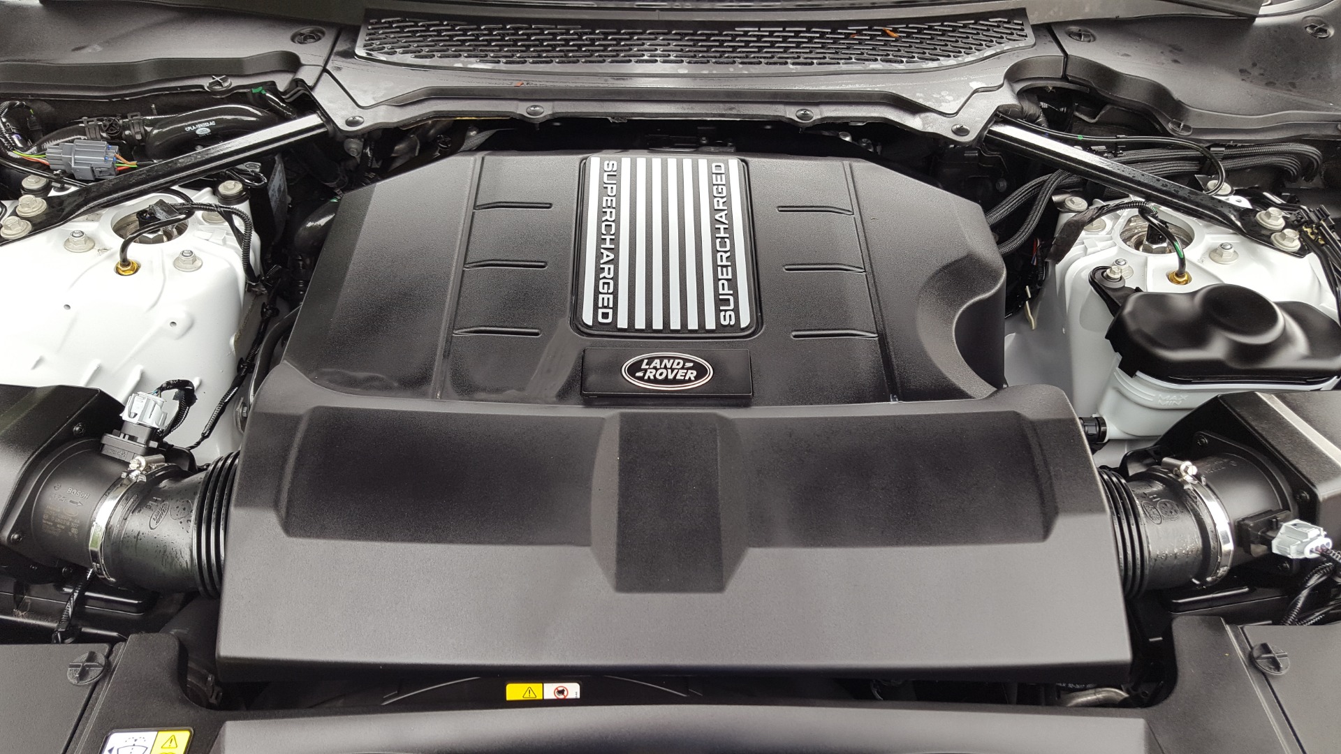Used 2016 Land Rover RANGE ROVER SC V8 / DRVR ASST / VSN ASST / MERIDIAN / SNRF / BLIND SPOT for sale Sold at Formula Imports in Charlotte NC 28227 13