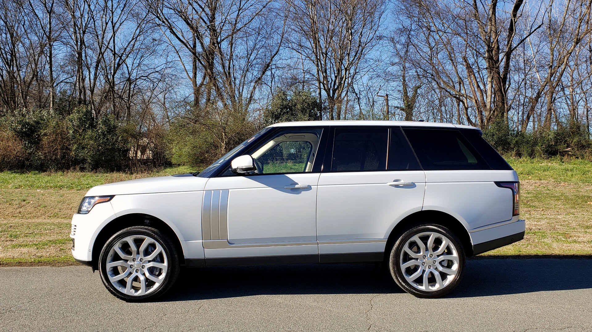 Used 2016 Land Rover RANGE ROVER SC V8 / DRVR ASST / VSN ASST / MERIDIAN / SNRF / BLIND SPOT for sale Sold at Formula Imports in Charlotte NC 28227 2