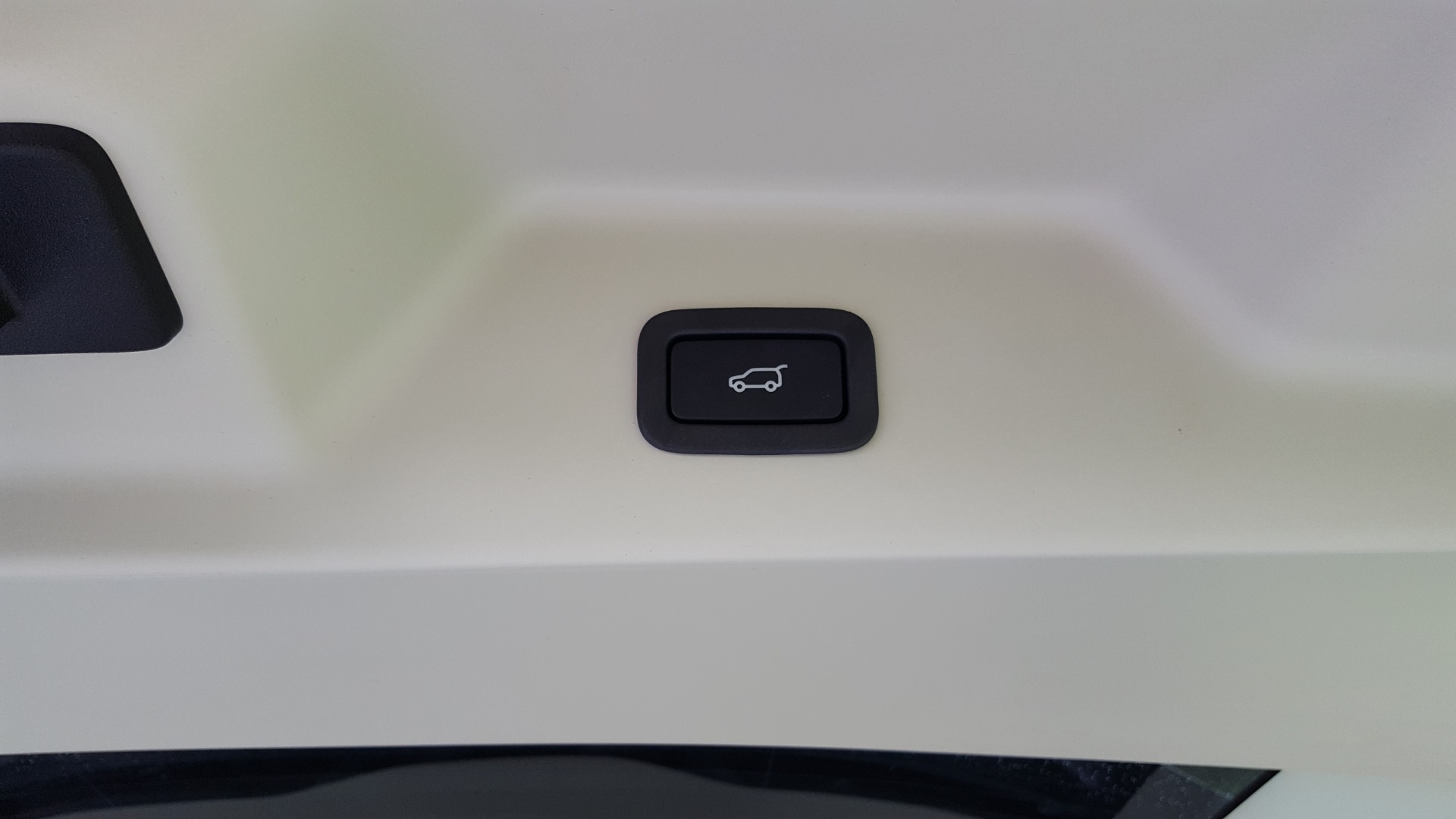 Used 2016 Land Rover RANGE ROVER SC V8 / DRVR ASST / VSN ASST / MERIDIAN / SNRF / BLIND SPOT for sale Sold at Formula Imports in Charlotte NC 28227 23