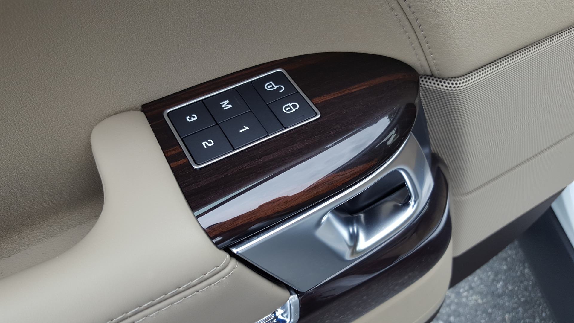 Used 2016 Land Rover RANGE ROVER SC V8 / DRVR ASST / VSN ASST / MERIDIAN / SNRF / BLIND SPOT for sale Sold at Formula Imports in Charlotte NC 28227 29