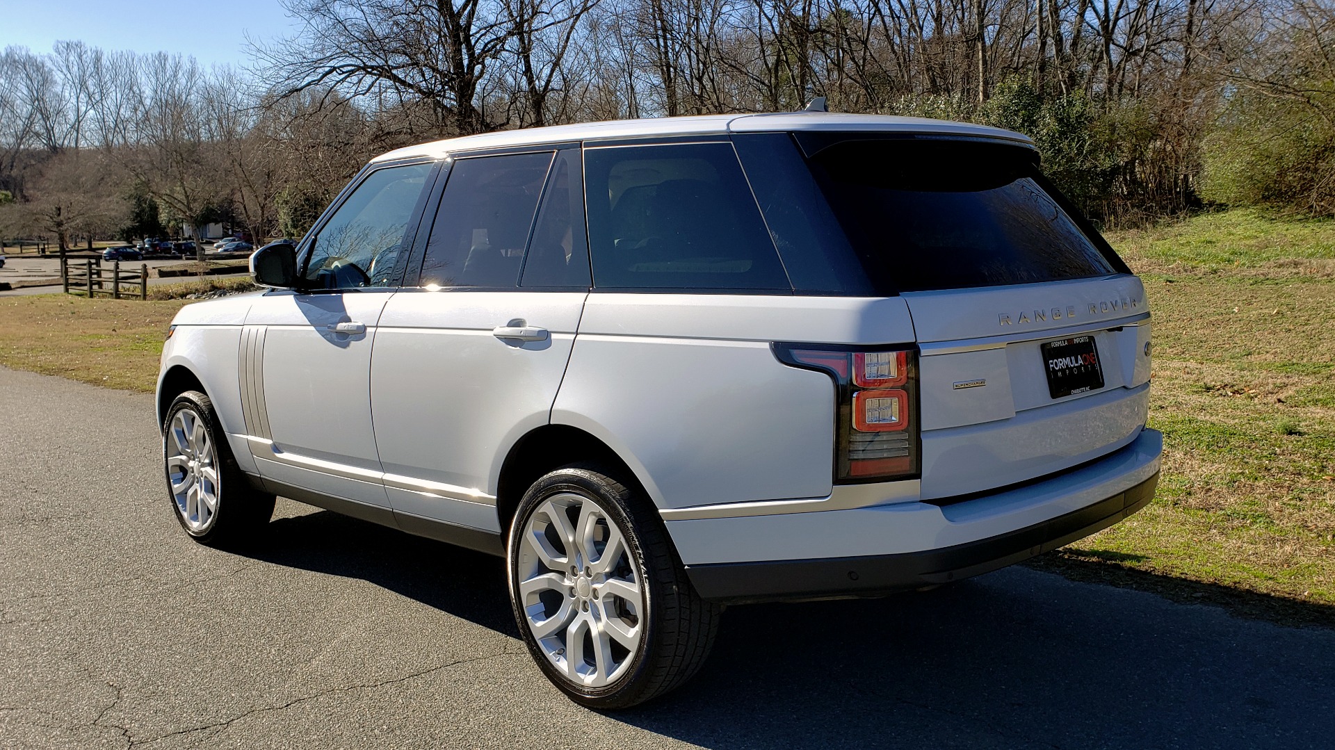 Used 2016 Land Rover RANGE ROVER SC V8 / DRVR ASST / VSN ASST / MERIDIAN / SNRF / BLIND SPOT for sale Sold at Formula Imports in Charlotte NC 28227 3