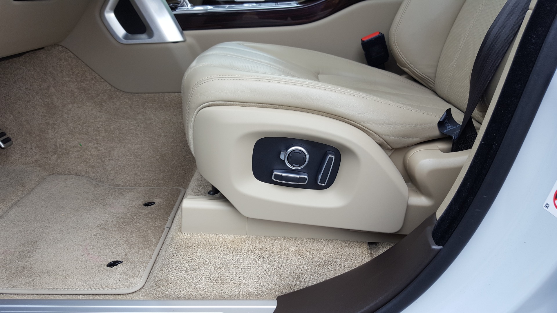 Used 2016 Land Rover RANGE ROVER SC V8 / DRVR ASST / VSN ASST / MERIDIAN / SNRF / BLIND SPOT for sale Sold at Formula Imports in Charlotte NC 28227 33