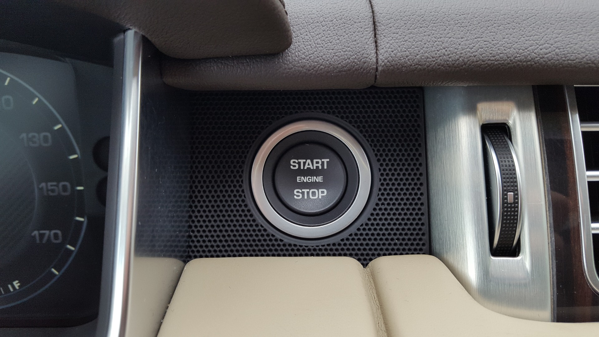 Used 2016 Land Rover RANGE ROVER SC V8 / DRVR ASST / VSN ASST / MERIDIAN / SNRF / BLIND SPOT for sale Sold at Formula Imports in Charlotte NC 28227 45