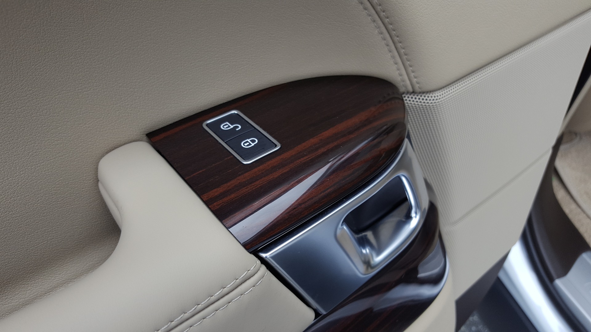 Used 2016 Land Rover RANGE ROVER SC V8 / DRVR ASST / VSN ASST / MERIDIAN / SNRF / BLIND SPOT for sale Sold at Formula Imports in Charlotte NC 28227 64