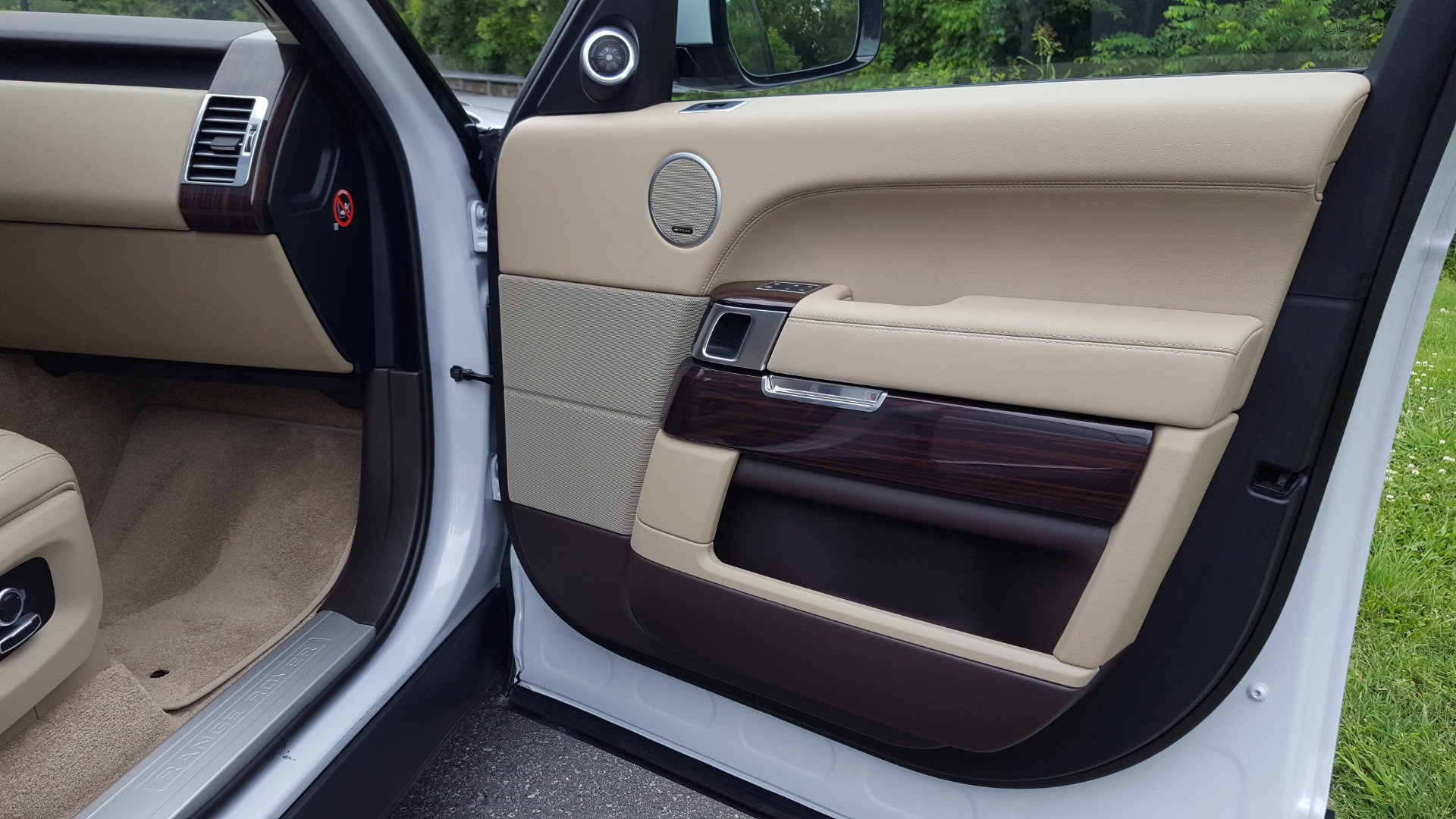 Used 2016 Land Rover RANGE ROVER SC V8 / DRVR ASST / VSN ASST / MERIDIAN / SNRF / BLIND SPOT for sale Sold at Formula Imports in Charlotte NC 28227 69