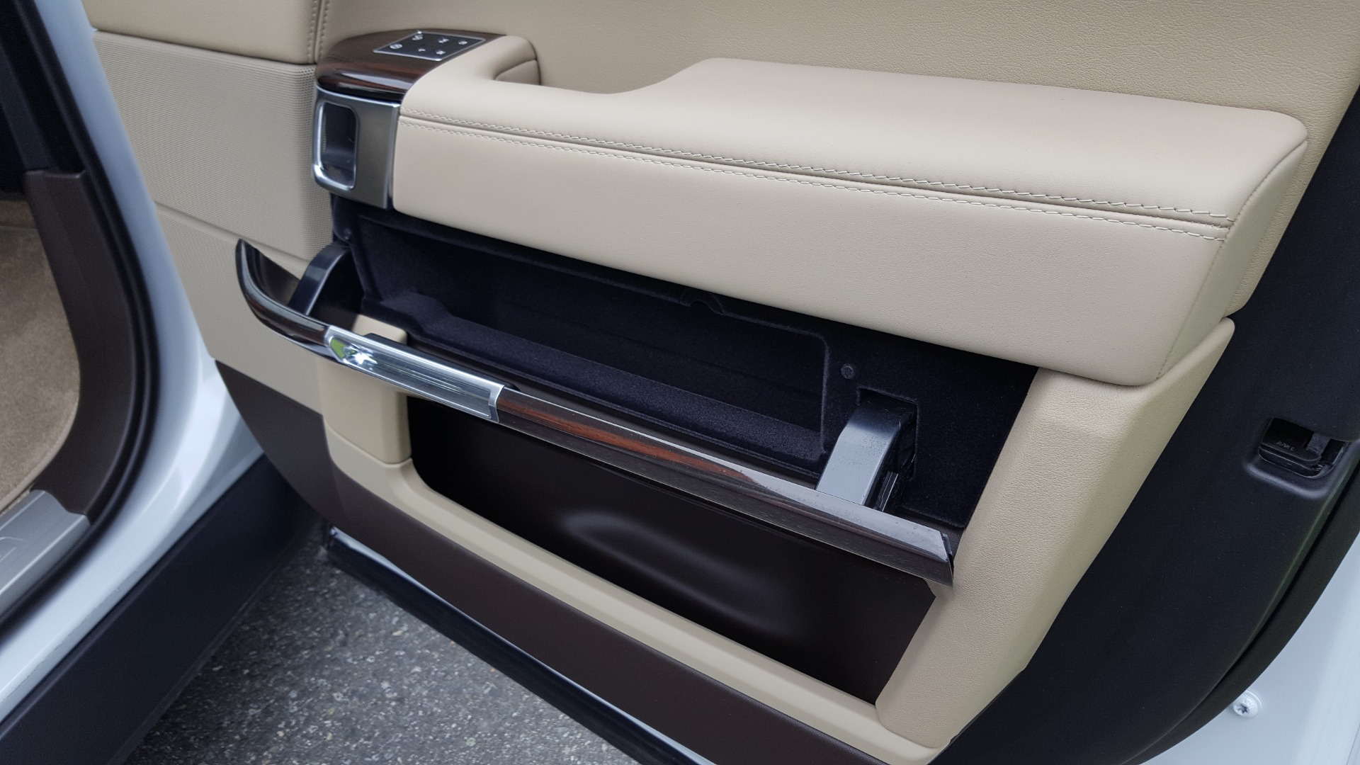 Used 2016 Land Rover RANGE ROVER SC V8 / DRVR ASST / VSN ASST / MERIDIAN / SNRF / BLIND SPOT for sale Sold at Formula Imports in Charlotte NC 28227 72