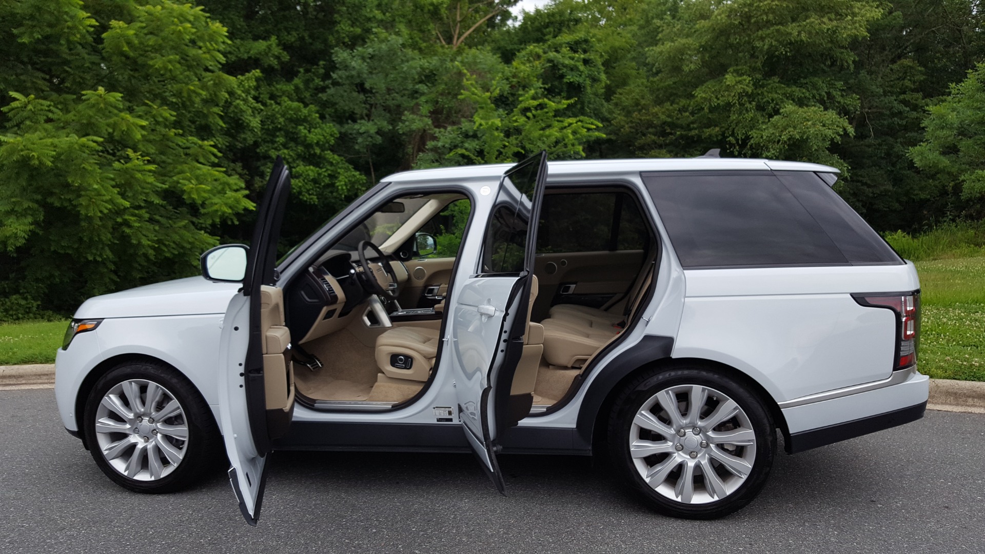 Used 2016 Land Rover RANGE ROVER SC V8 / DRVR ASST / VSN ASST / MERIDIAN / SNRF / BLIND SPOT for sale Sold at Formula Imports in Charlotte NC 28227 91