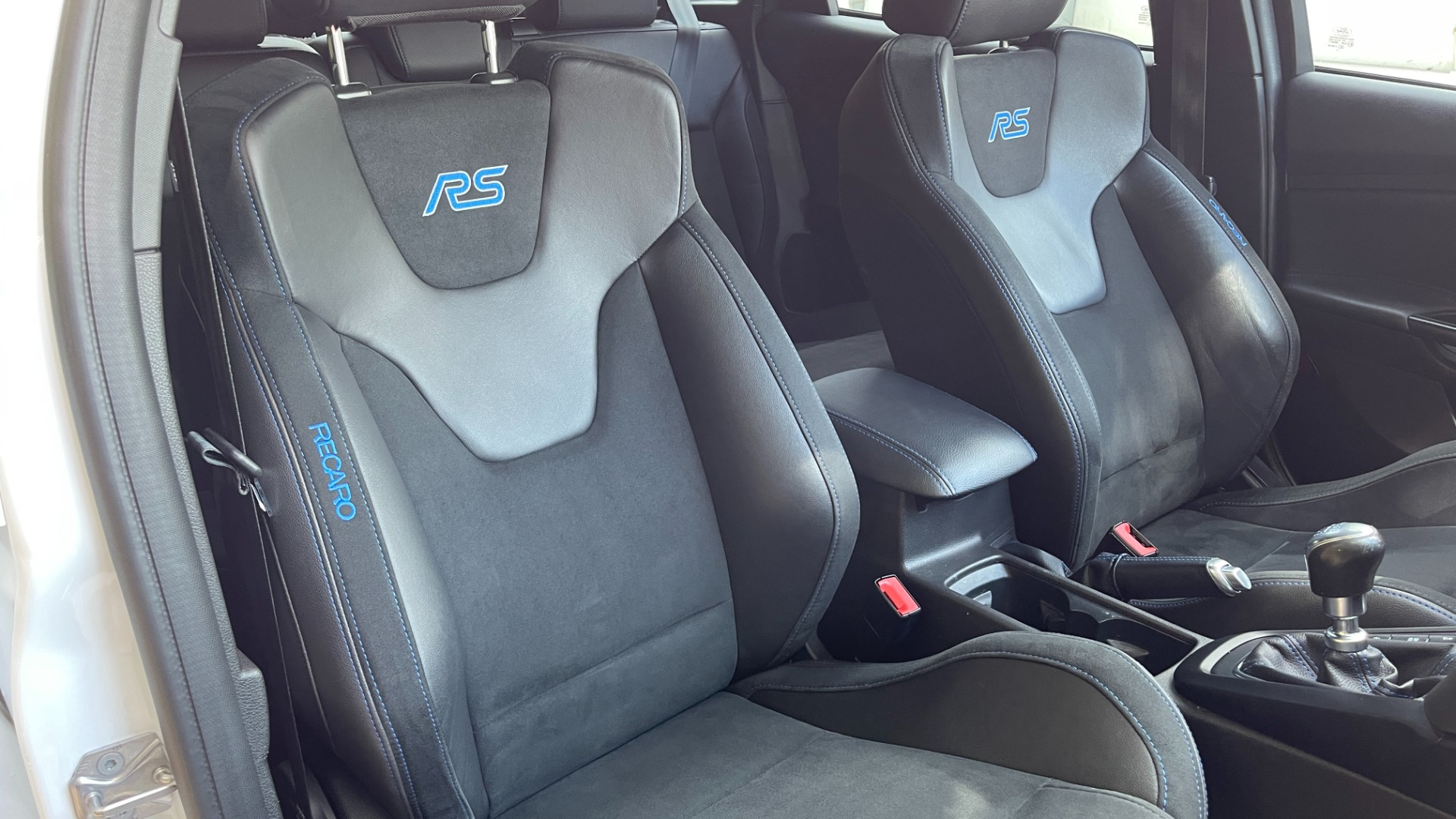 Used 2017 Ford Focus RS / SUNROOF / RS2 PACKAGE / RECAROS / MBRP EXHAUST / ALL WHEEL DRIVE for sale Sold at Formula Imports in Charlotte NC 28227 19