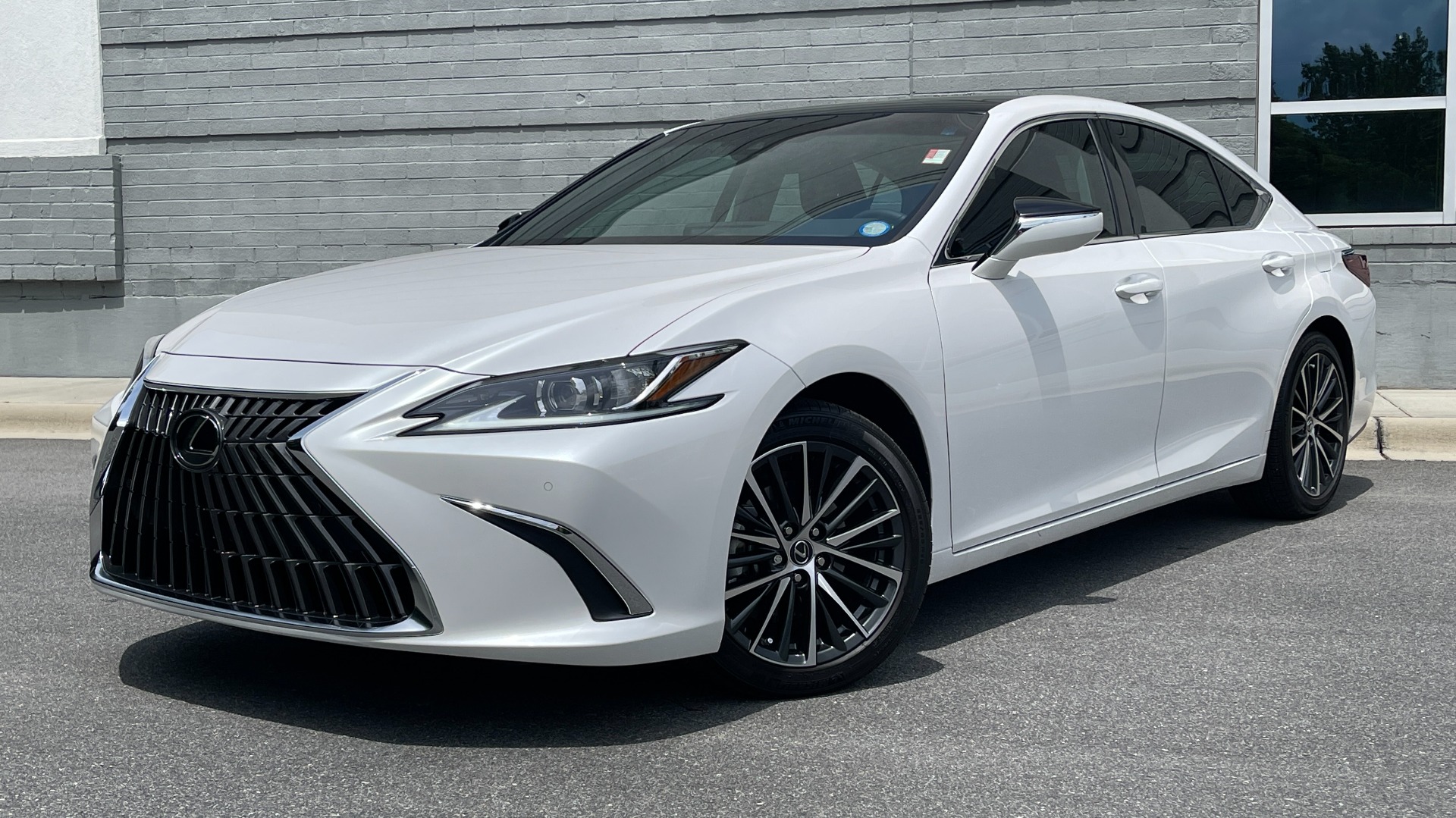 Used 2022 Lexus ES 350 PREMIUM SEDAN / NAV / SUNROOF / PANO-ROOF / VENT STS / CAMERA for sale Sold at Formula Imports in Charlotte NC 28227 1