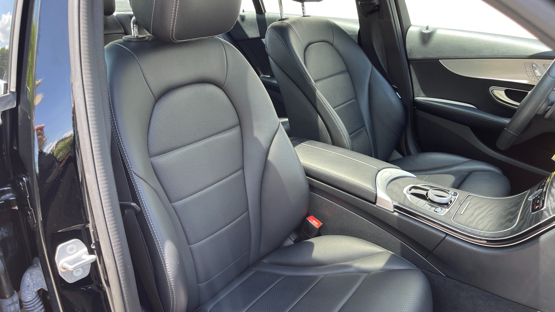 Used 2018 Mercedes-Benz C-Class C 300 / PREMIUM / REVIEW CAM / HTD SEATS / 18IN WHEELS for sale $27,999 at Formula Imports in Charlotte NC 28227 14