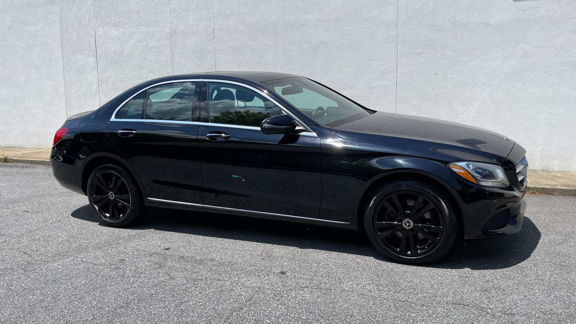 Used 2018 Mercedes-Benz C-Class C 300 / PREMIUM / REVIEW CAM / HTD SEATS / 18IN WHEELS for sale $27,999 at Formula Imports in Charlotte NC 28227 2