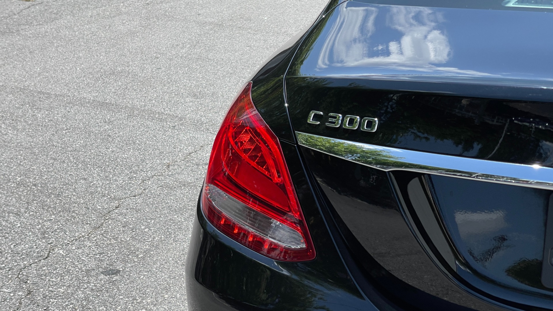 Used 2018 Mercedes-Benz C-Class C 300 / PREMIUM / REVIEW CAM / HTD SEATS / 18IN WHEELS for sale $27,999 at Formula Imports in Charlotte NC 28227 38