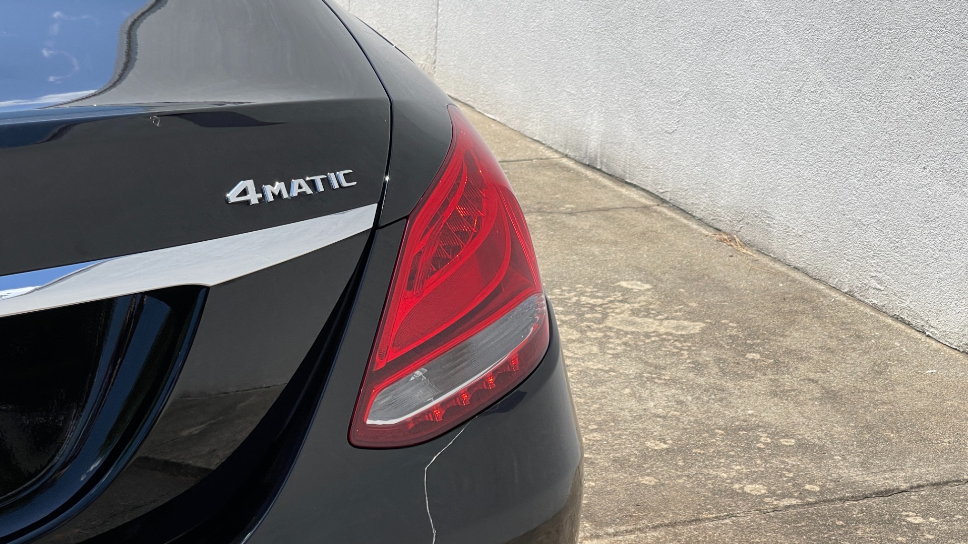 Used 2018 Mercedes-Benz C-Class C 300 / PREMIUM / REVIEW CAM / HTD SEATS / 18IN WHEELS for sale Sold at Formula Imports in Charlotte NC 28227 39