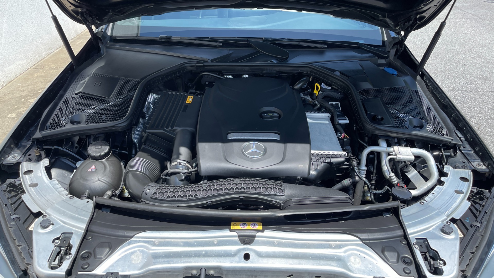Used 2018 Mercedes-Benz C-Class C 300 / PREMIUM / REVIEW CAM / HTD SEATS / 18IN WHEELS for sale $27,999 at Formula Imports in Charlotte NC 28227 40