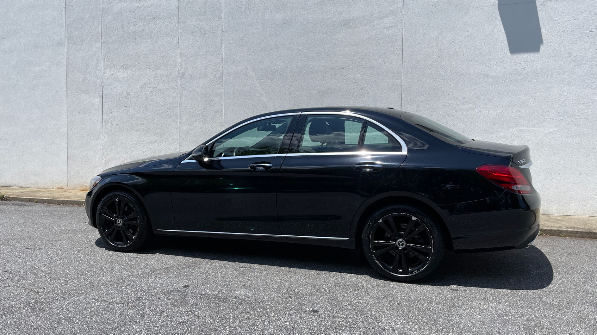 Used 2018 Mercedes-Benz C-Class C 300 / PREMIUM / REVIEW CAM / HTD SEATS / 18IN WHEELS for sale Sold at Formula Imports in Charlotte NC 28227 5