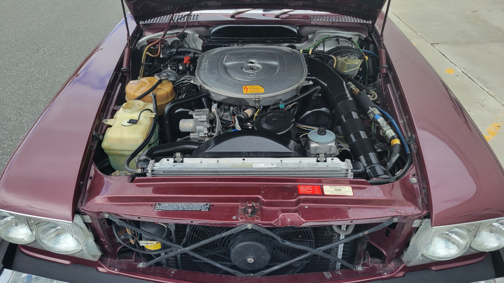 Used 1987 Mercedes-Benz 560 SERIES 560SL ROADSTER / 5.6L V8 / AUTO / LEATHER / ALPINE for sale $16,700 at Formula Imports in Charlotte NC 28227 13