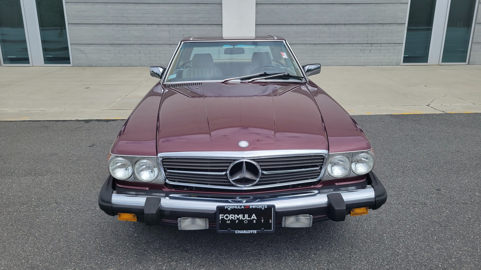 Used 1987 Mercedes-Benz 560 SERIES 560SL ROADSTER / 5.6L V8 / AUTO / LEATHER / ALPINE for sale $16,700 at Formula Imports in Charlotte NC 28227 2
