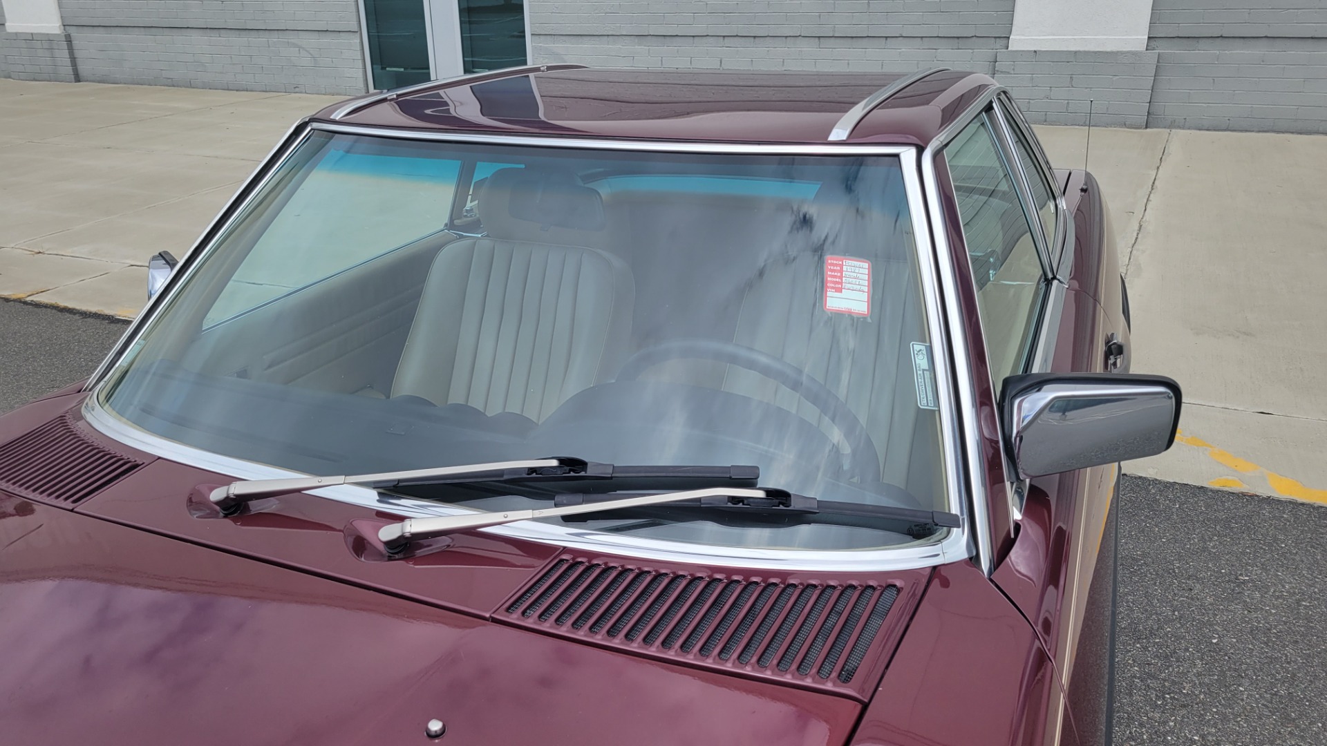 Used 1987 Mercedes-Benz 560 SERIES 560SL ROADSTER / 5.6L V8 / AUTO / LEATHER / ALPINE for sale $16,700 at Formula Imports in Charlotte NC 28227 28