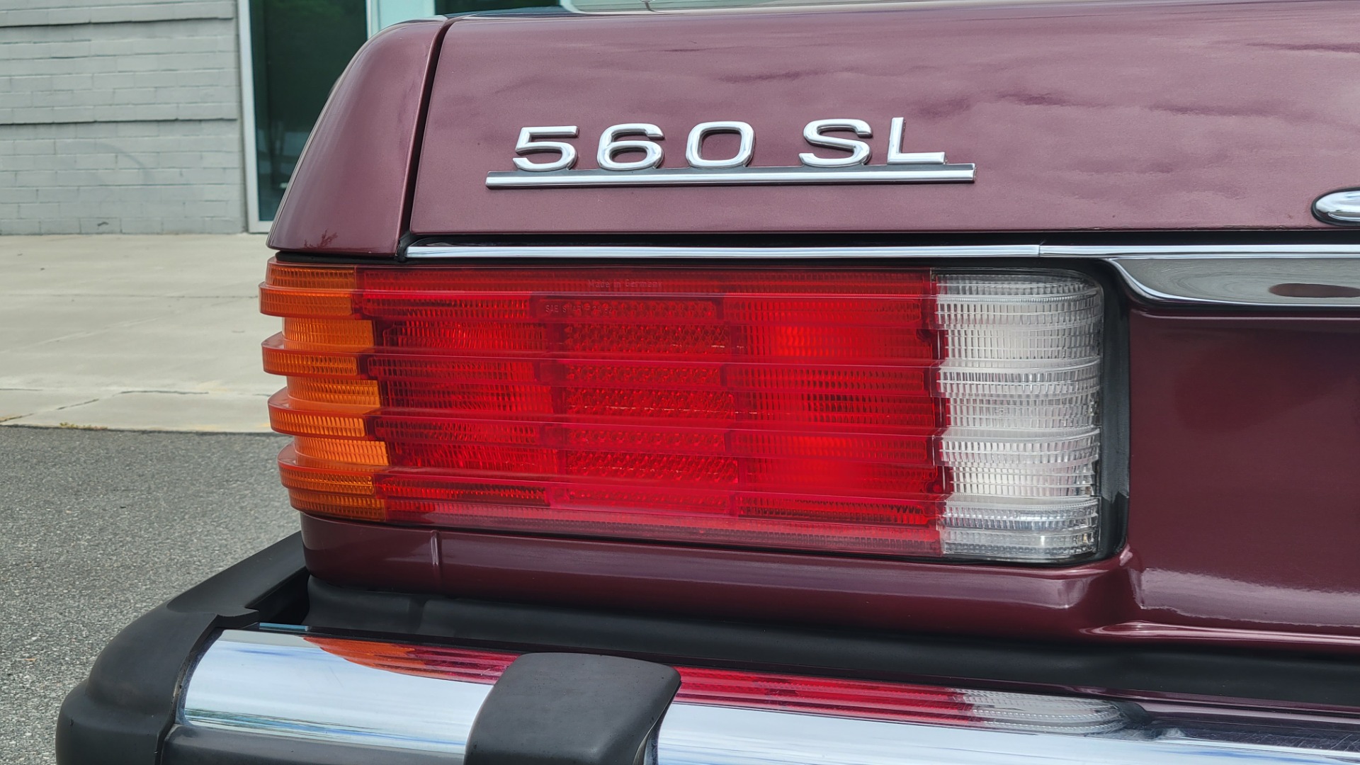 Used 1987 Mercedes-Benz 560 SERIES 560SL ROADSTER / 5.6L V8 / AUTO / LEATHER / ALPINE for sale $16,700 at Formula Imports in Charlotte NC 28227 29