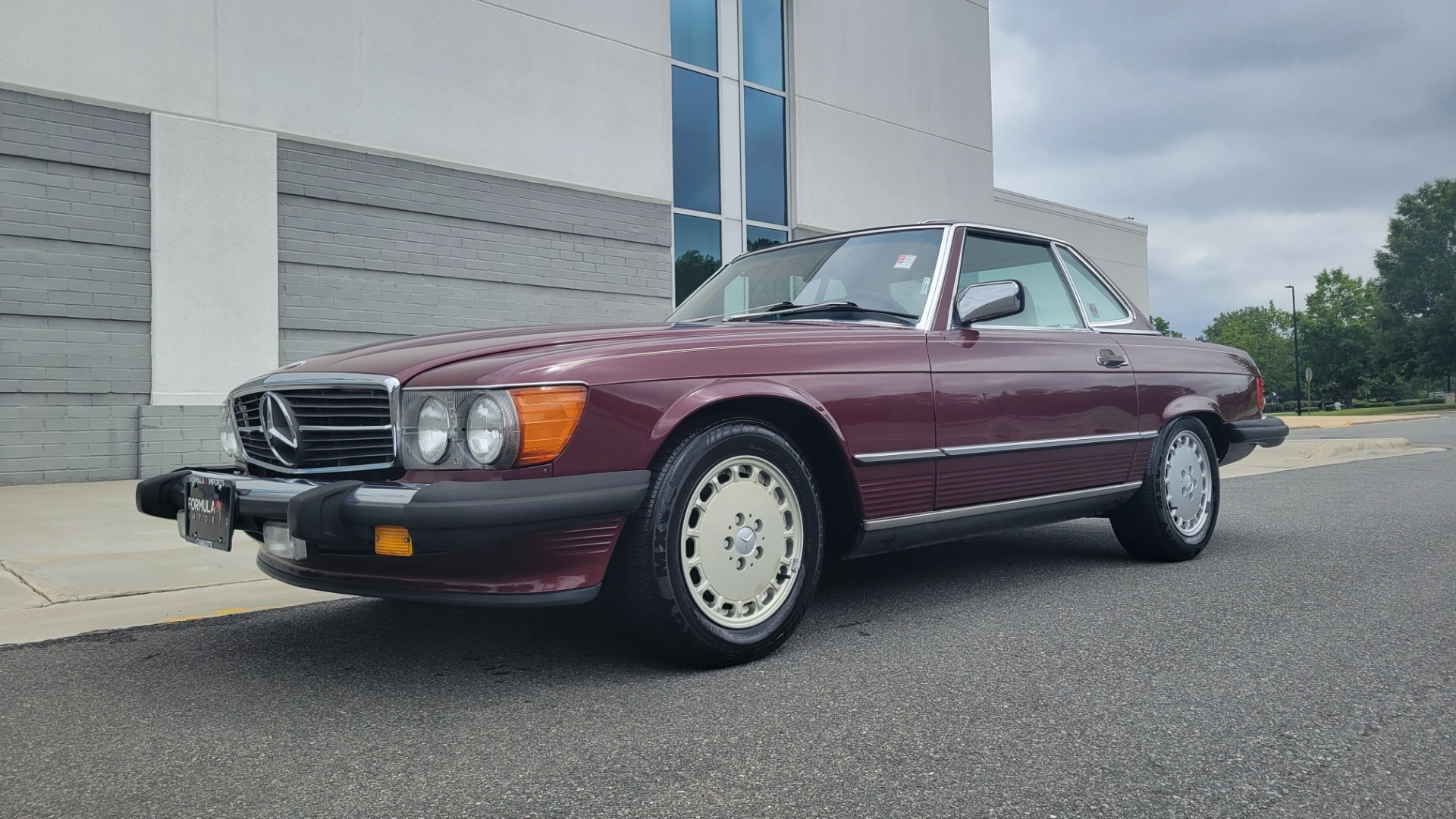 Used 1987 Mercedes-Benz 560 SERIES 560SL ROADSTER / 5.6L V8 / AUTO / LEATHER / ALPINE for sale $16,700 at Formula Imports in Charlotte NC 28227 3
