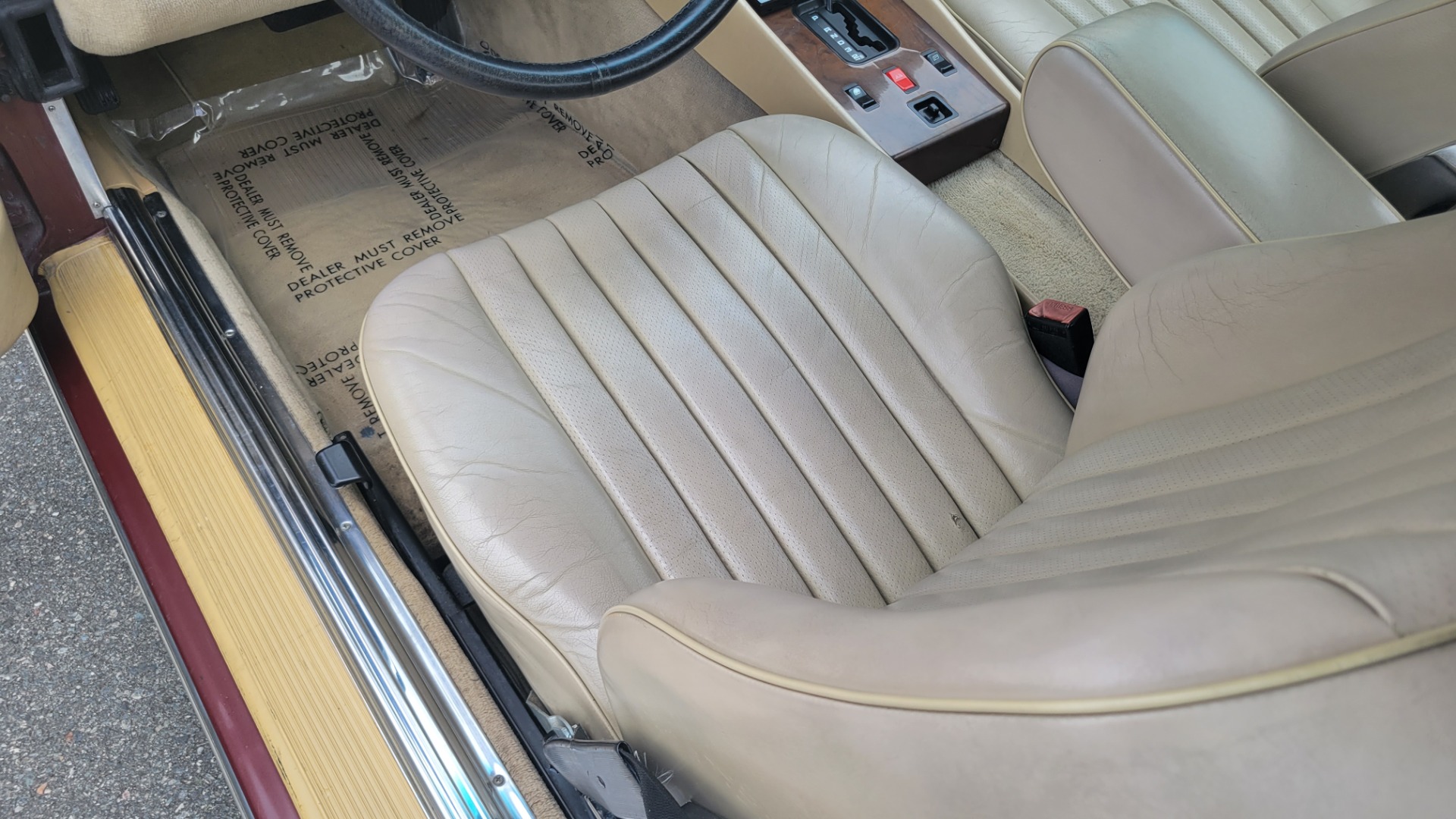 Used 1987 Mercedes-Benz 560 SERIES 560SL ROADSTER / 5.6L V8 / AUTO / LEATHER / ALPINE for sale $16,700 at Formula Imports in Charlotte NC 28227 32