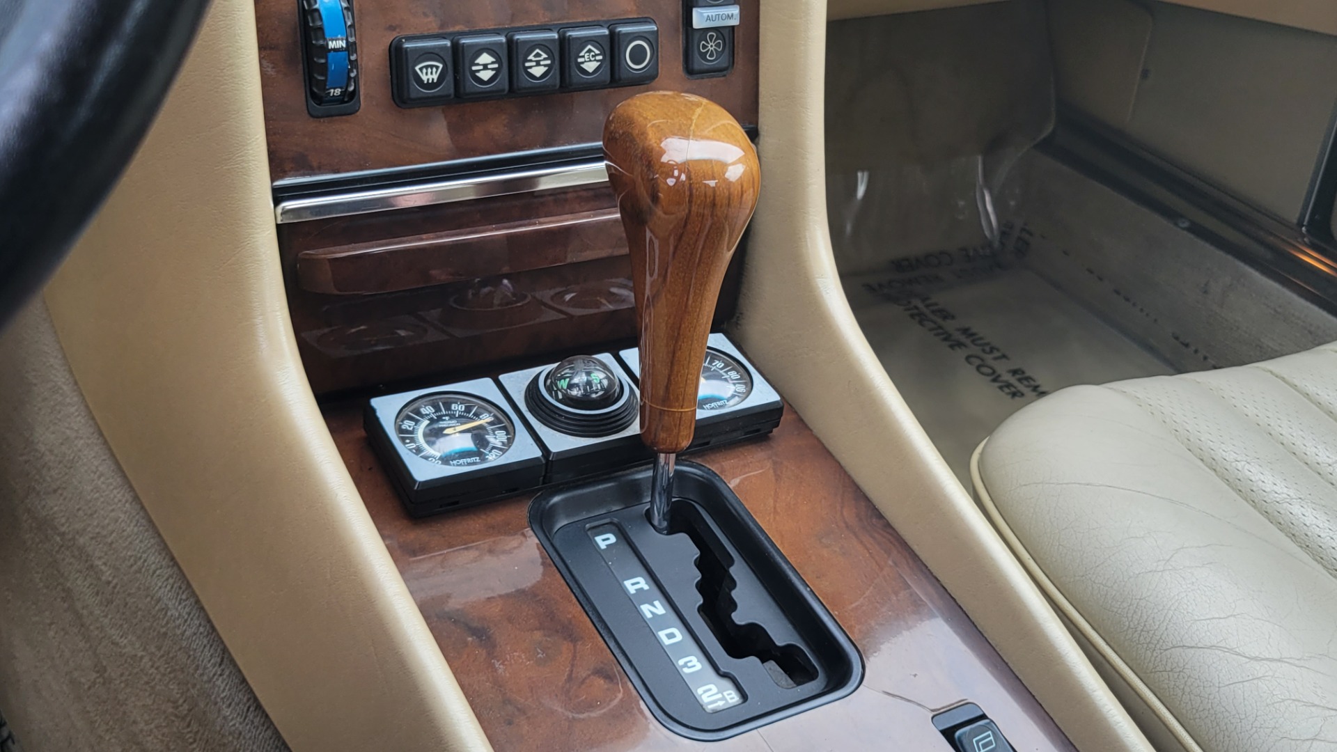 Used 1987 Mercedes-Benz 560 SERIES 560SL ROADSTER / 5.6L V8 / AUTO / LEATHER / ALPINE for sale $16,700 at Formula Imports in Charlotte NC 28227 44