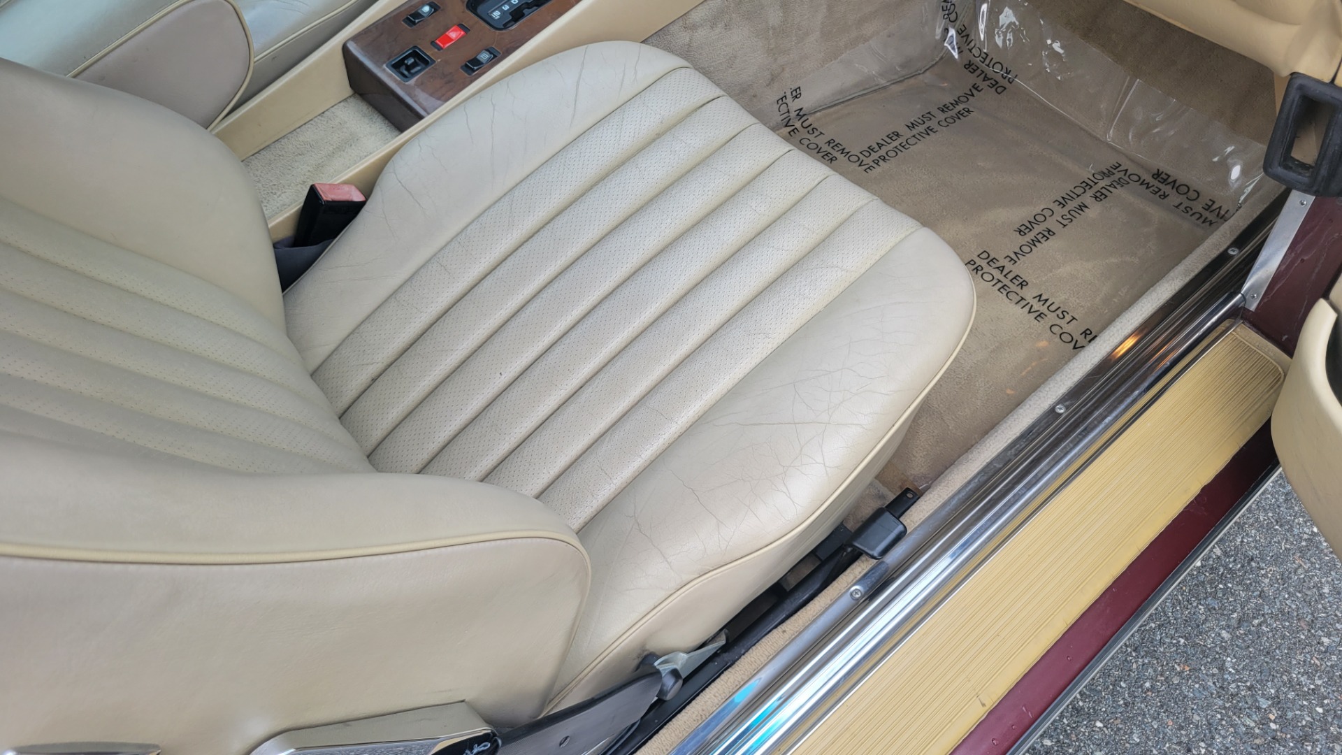 Used 1987 Mercedes-Benz 560 SERIES 560SL ROADSTER / 5.6L V8 / AUTO / LEATHER / ALPINE for sale $16,700 at Formula Imports in Charlotte NC 28227 51