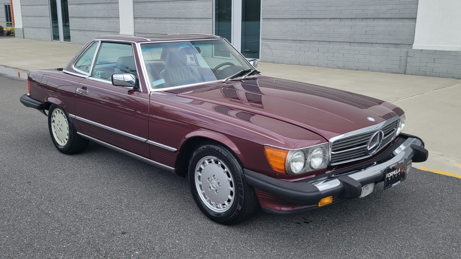 Used 1987 Mercedes-Benz 560 SERIES 560SL ROADSTER / 5.6L V8 / AUTO / LEATHER / ALPINE for sale $16,700 at Formula Imports in Charlotte NC 28227 9