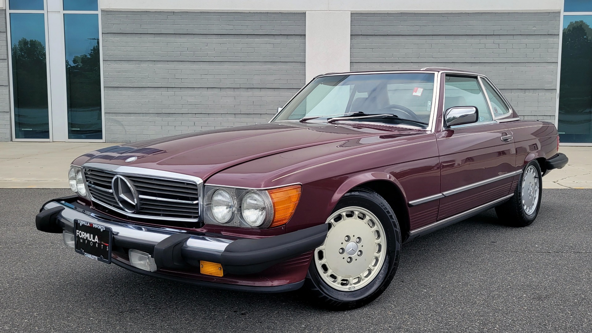Used 1987 Mercedes-Benz 560 SERIES 560SL ROADSTER / 5.6L V8 / AUTO / LEATHER / ALPINE for sale $16,700 at Formula Imports in Charlotte NC 28227 1