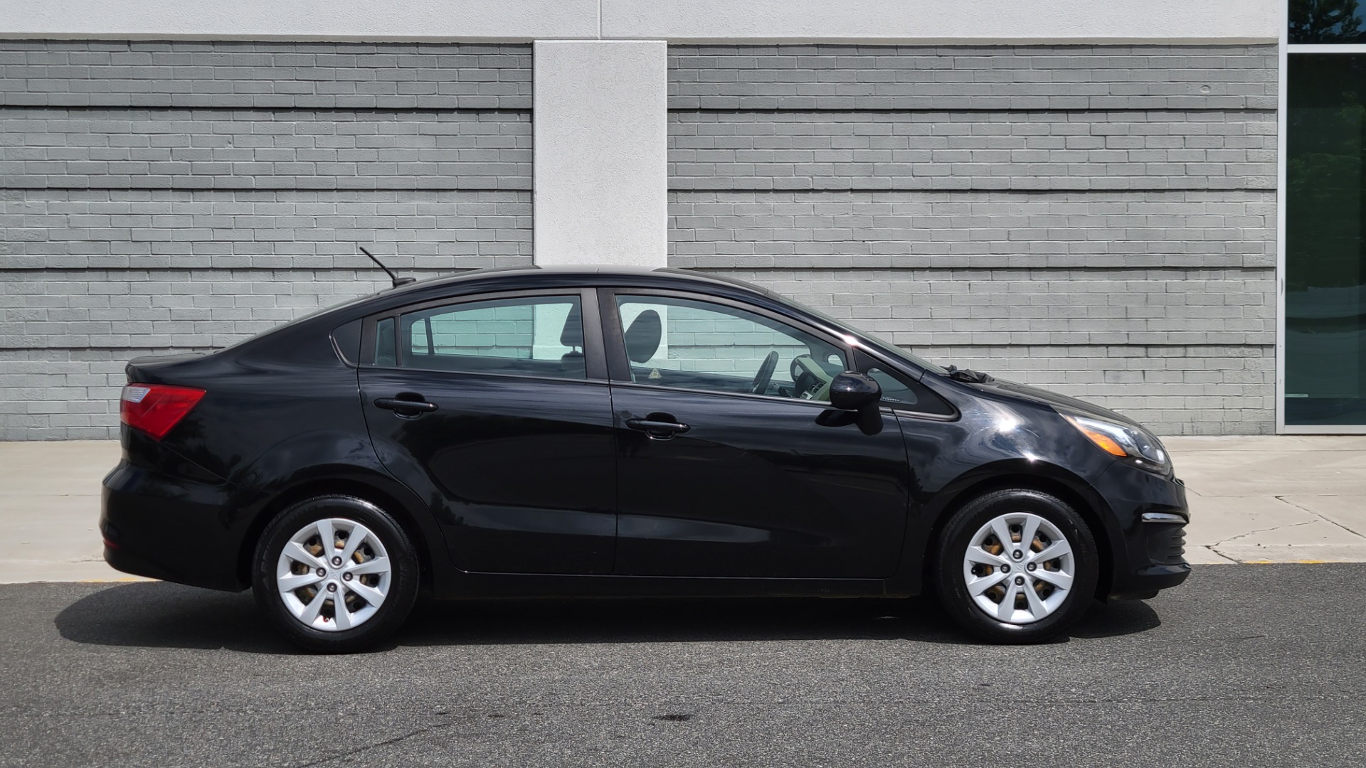 Used 2017 Kia RIO LX SEDAN / 1.6L 4-CYL / AUTO / POWER PACKAGE / 36MPG for sale Sold at Formula Imports in Charlotte NC 28227 7