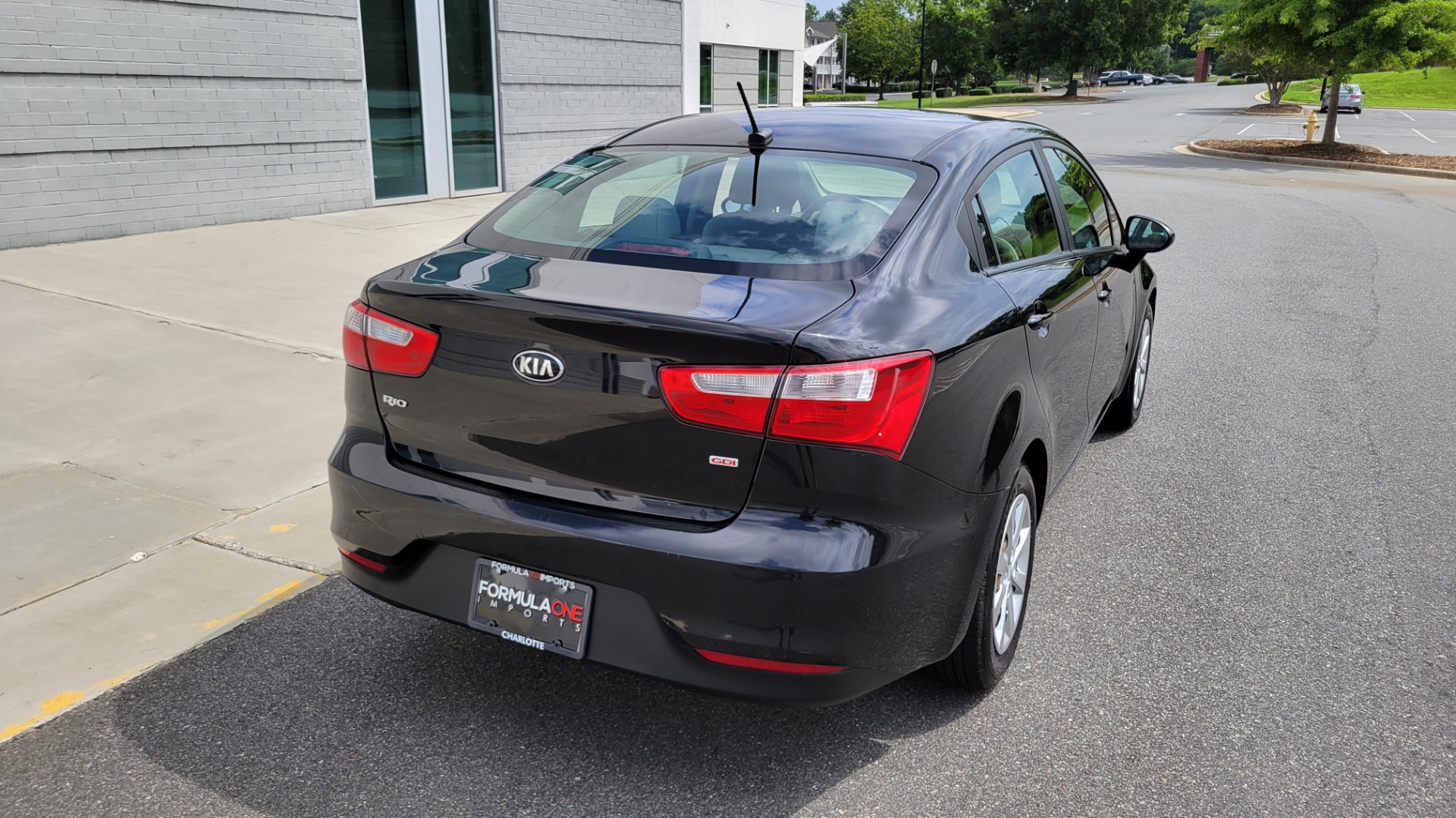 Used 2017 Kia RIO LX SEDAN / 1.6L 4-CYL / AUTO / POWER PACKAGE / 36MPG for sale $12,795 at Formula Imports in Charlotte NC 28227 9