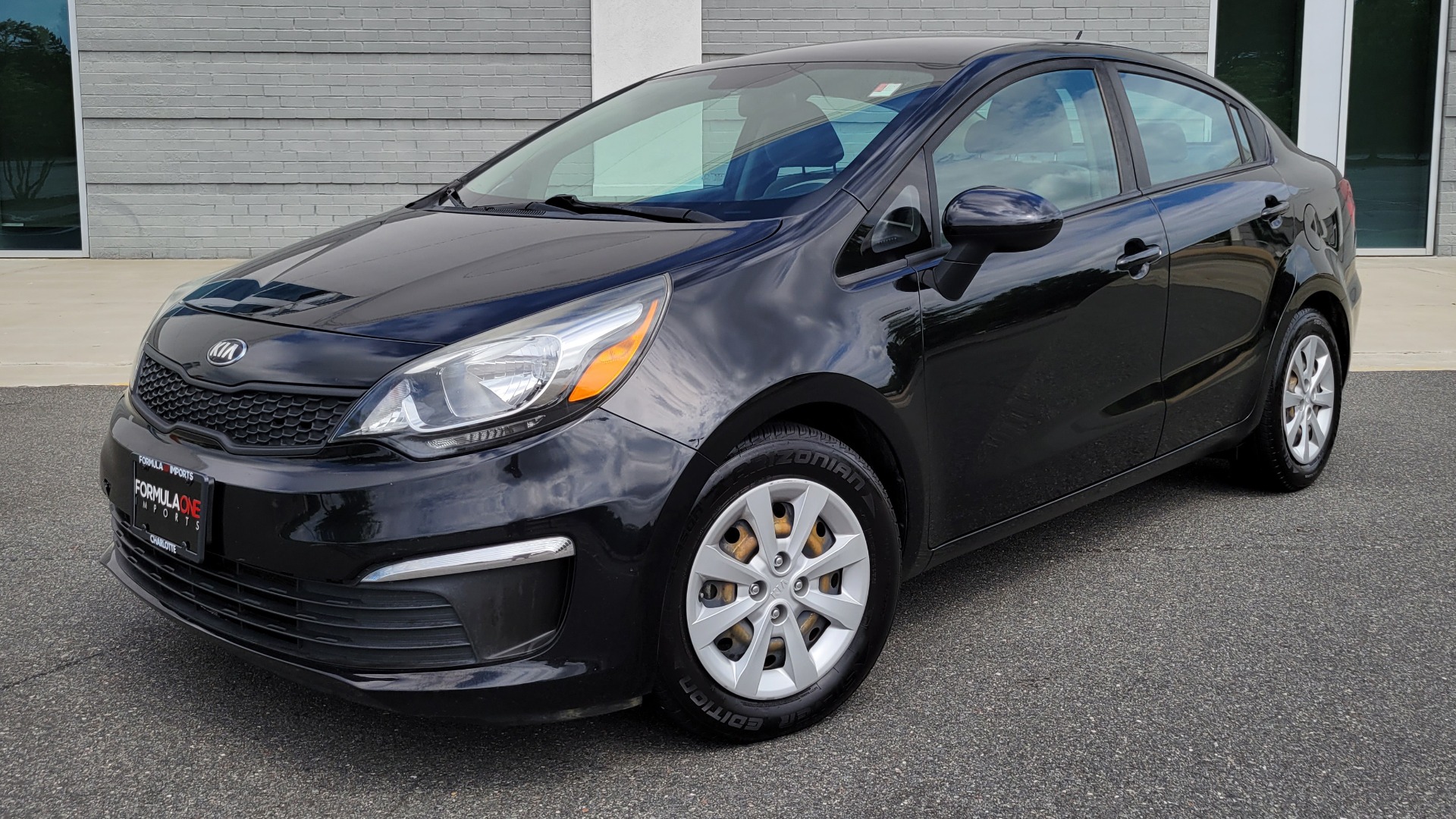 Used 2017 Kia RIO LX SEDAN / 1.6L 4-CYL / AUTO / POWER PACKAGE / 36MPG for sale Sold at Formula Imports in Charlotte NC 28227 1