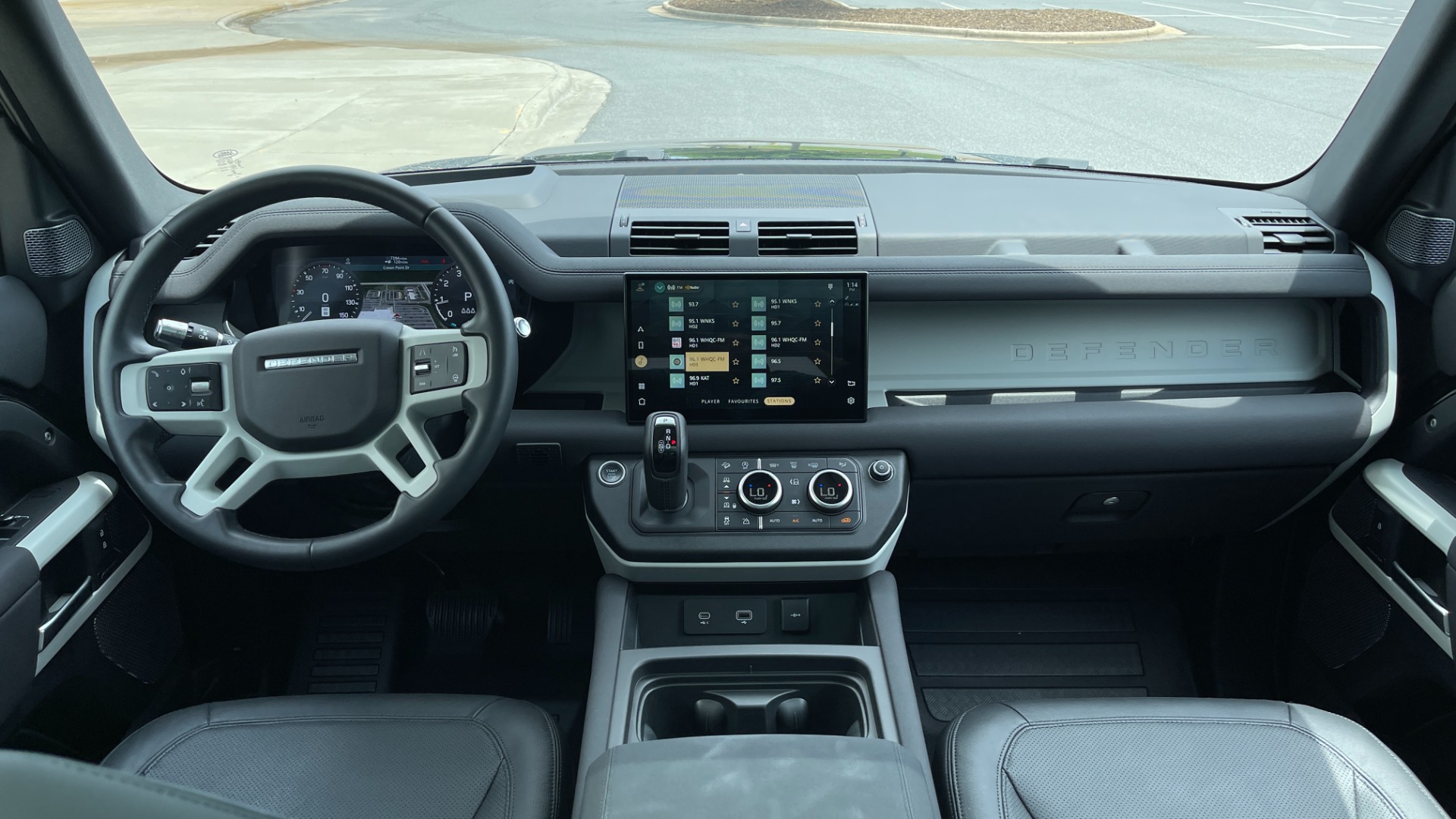 Used 2022 Land Rover DEFENDER 110 S / 2.0L / AWD / BLACK PACK / AIR SUSP / COLD CLIMATE / HUD for sale Sold at Formula Imports in Charlotte NC 28227 53