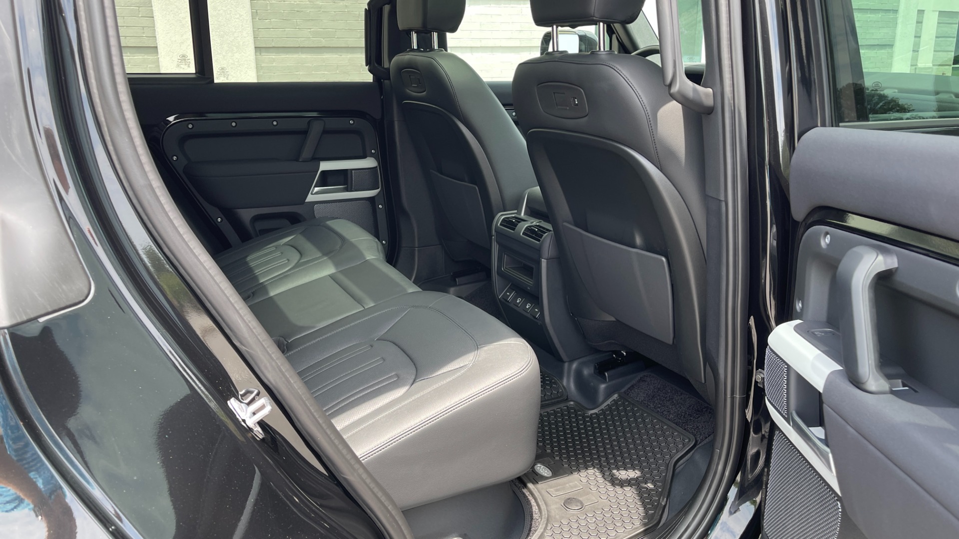 Used 2022 Land Rover DEFENDER 110 S / 2.0L / AWD / BLACK PACK / AIR SUSP / COLD CLIMATE / HUD for sale Sold at Formula Imports in Charlotte NC 28227 56