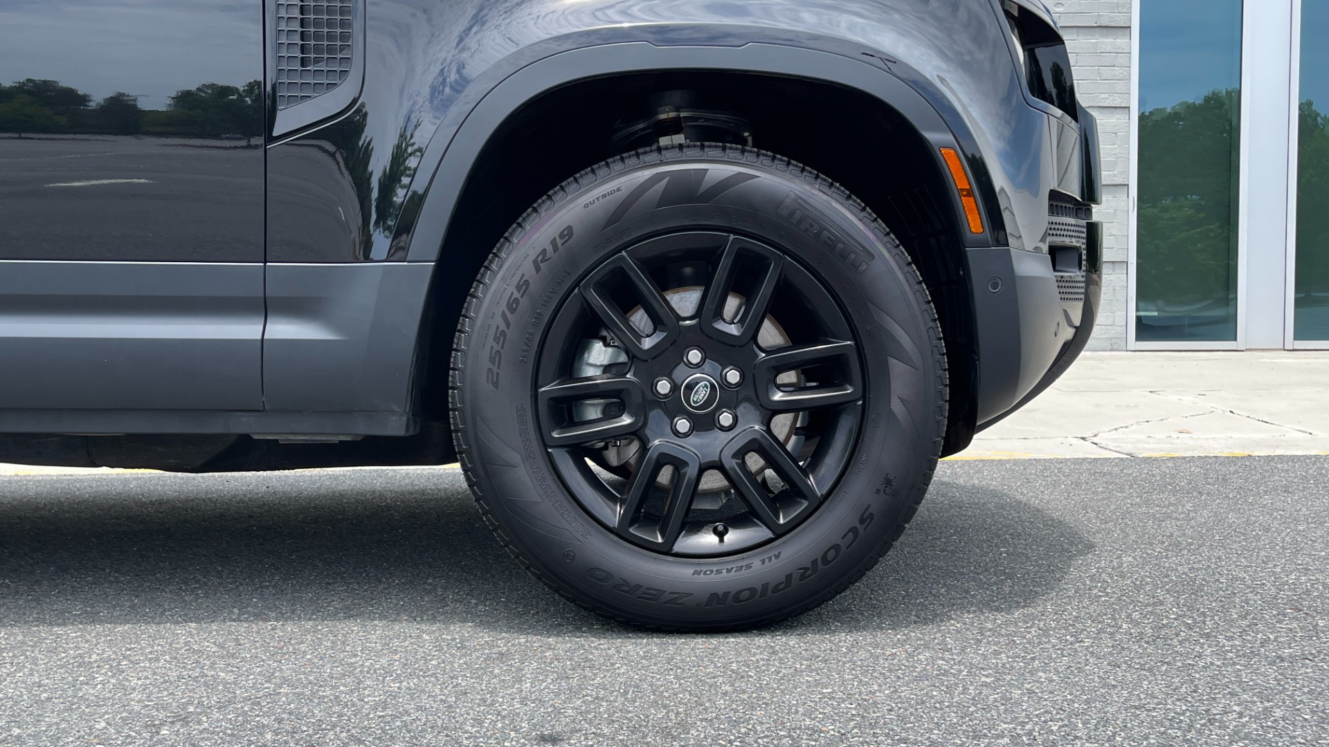 Used 2022 Land Rover DEFENDER 110 S / 2.0L / AWD / BLACK PACK / AIR SUSP / COLD CLIMATE / HUD for sale Sold at Formula Imports in Charlotte NC 28227 68