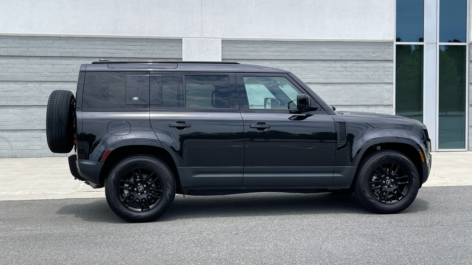 Used 2022 Land Rover DEFENDER 110 S / 2.0L / AWD / BLACK PACK / AIR SUSP / COLD CLIMATE / HUD for sale Sold at Formula Imports in Charlotte NC 28227 7